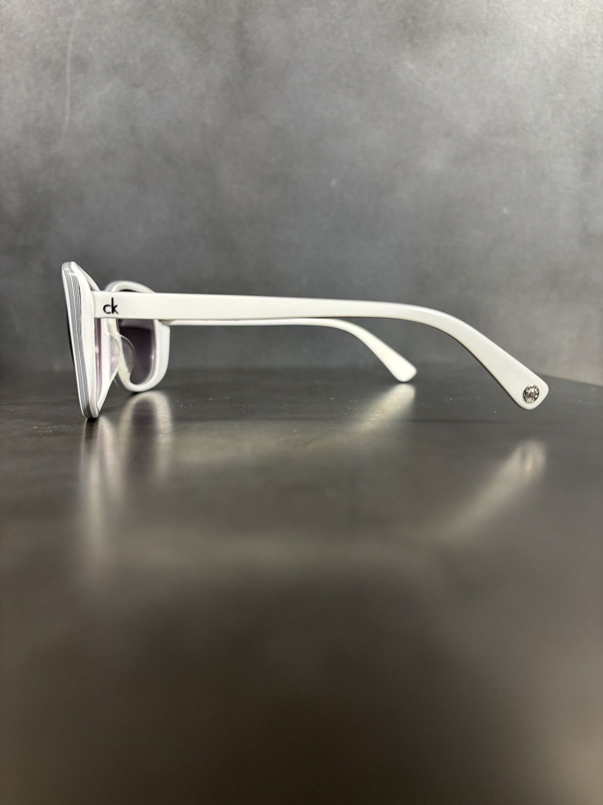 Calvin Klein F/W 2009 Calvin Klein Sunglasses Butterfly CK 4091/S White Size ONE SIZE - 14 Thumbnail