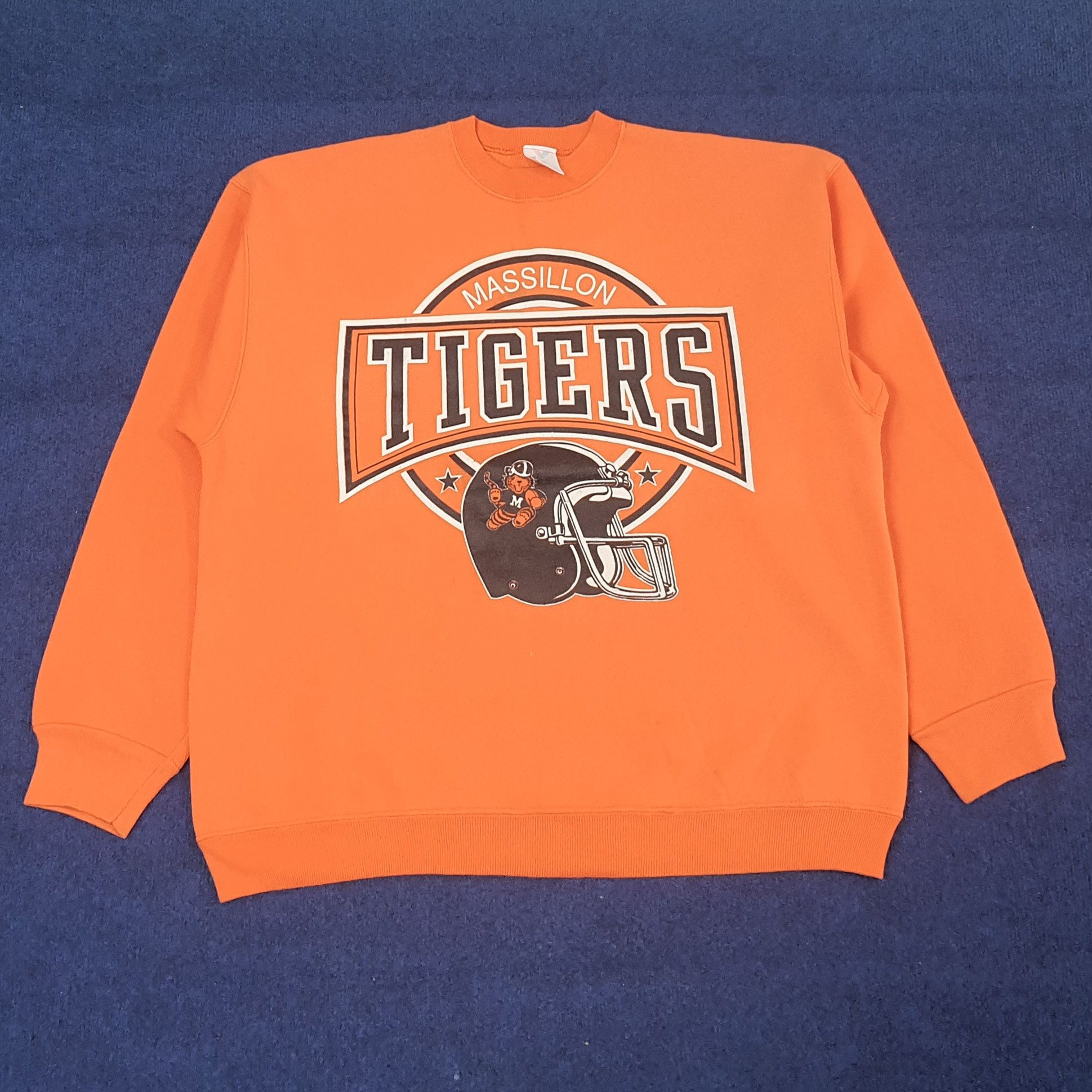 NFL Vintage Massillon Tigers Football Team Sweatshirt C251N28 Size US L / EU 52-54 / 3 - 1 Thumbnail