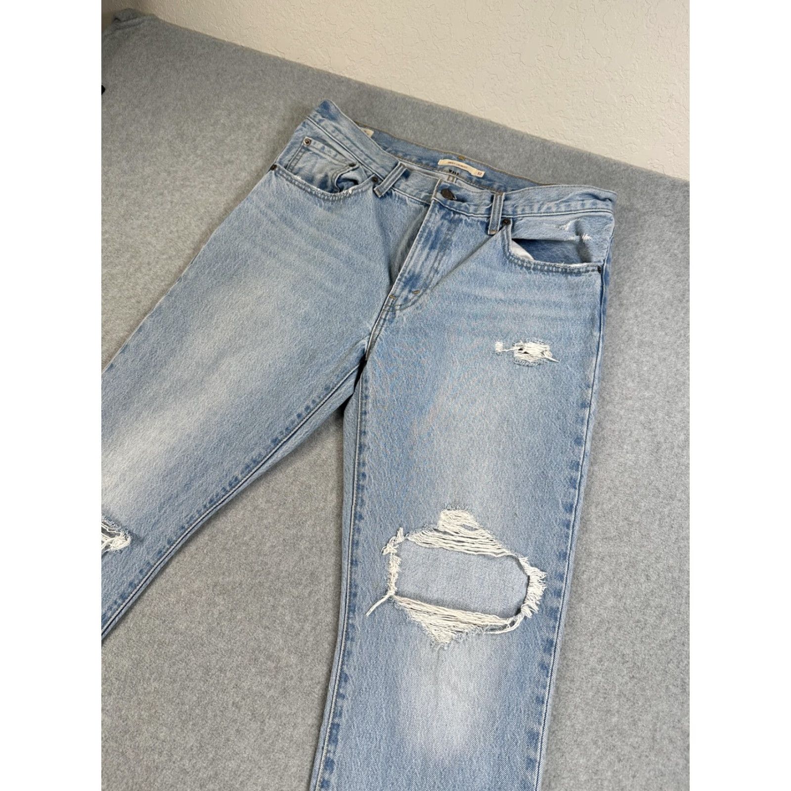 Levi's Levi's Premium Middy Straight Jeans Womens 32 Light Wash Distressed Cotton Denim Jeans Size 24" / US 00 / IT 34 - 2 Thumbnail