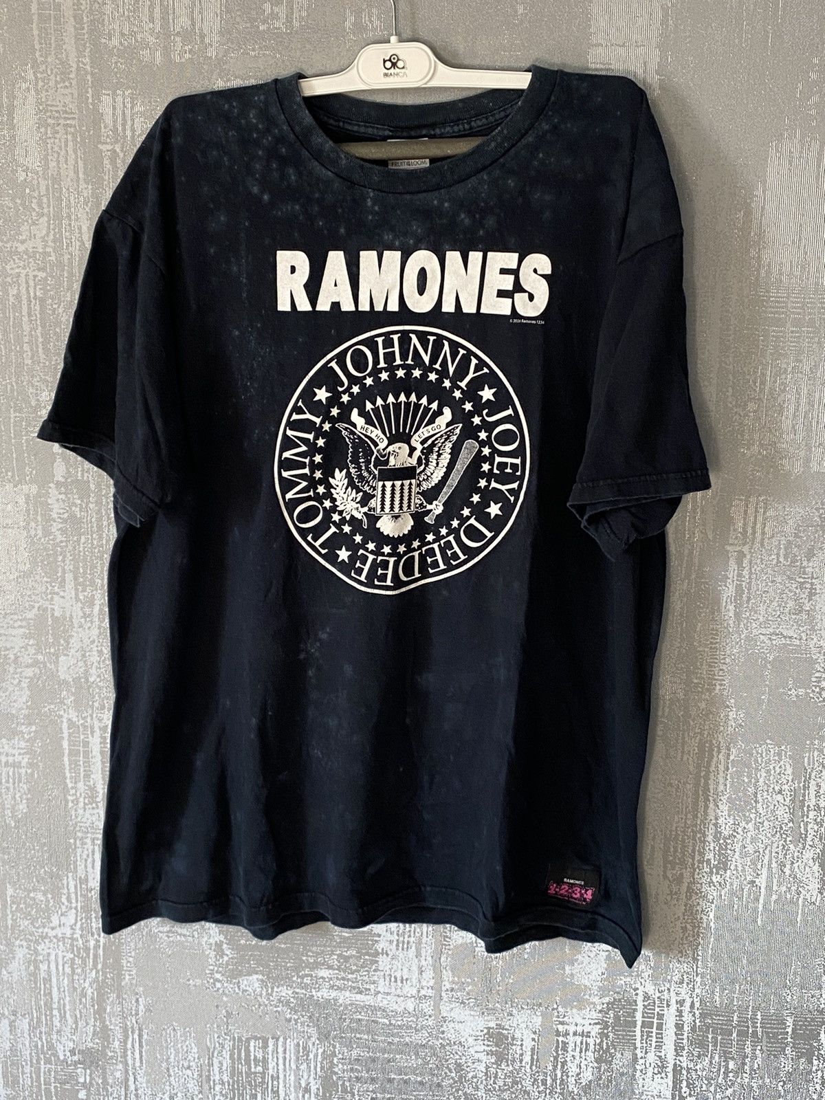 Band Tees Vintage Ramones 2006 Rock T-shirt Hey Ho Let’s Go Size US XL / EU 56 / 4 - 1 Thumbnail