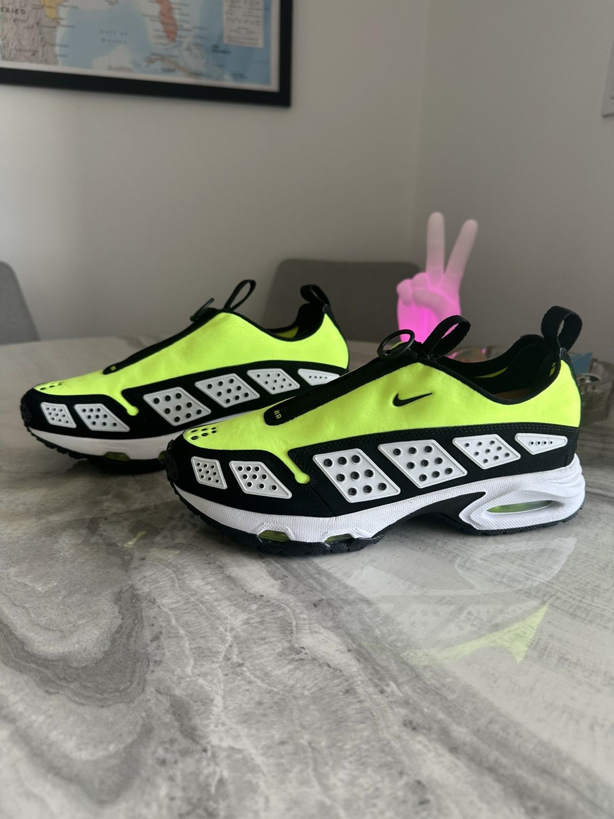 Nike Nike Air Max SNDR Women’s Sneakers in Volt / Black Size US 9 / IT 39 - 1 Thumbnail