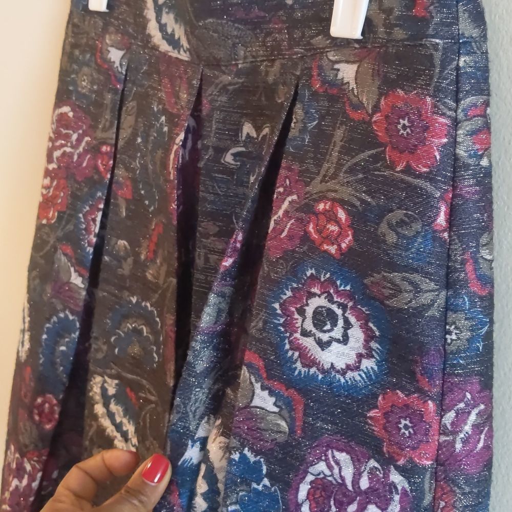 Loft LOFT Outlet Floral Pleated Skirt Size 4 Navy Blue Gold Threading Back Zip Size 27" / US 4 / IT 40 - 10 Thumbnail