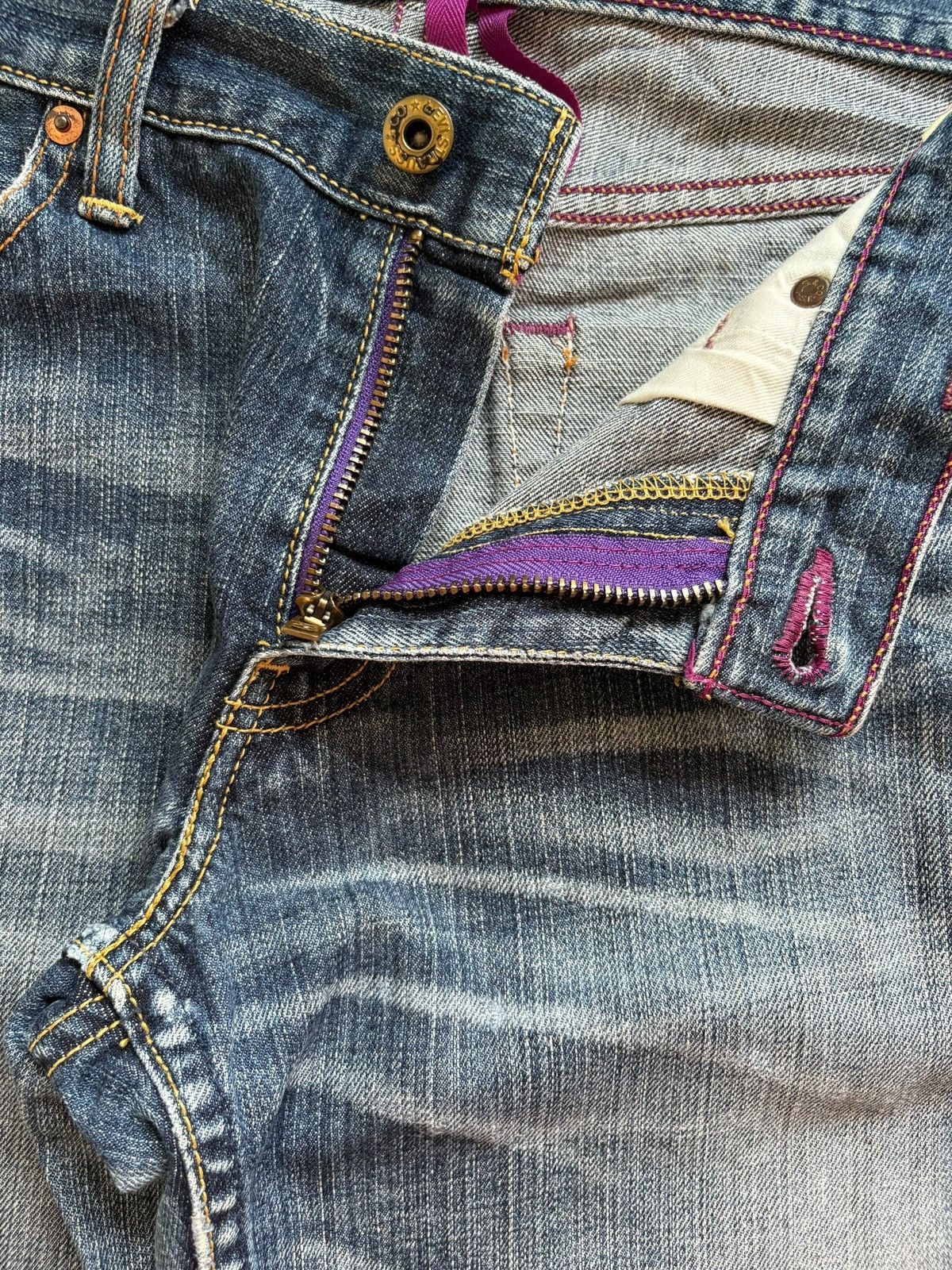 Levi's Vintage 90s Levis 507 Faded Wash Distressed Flare Jeans Size US 31 - 9 Thumbnail