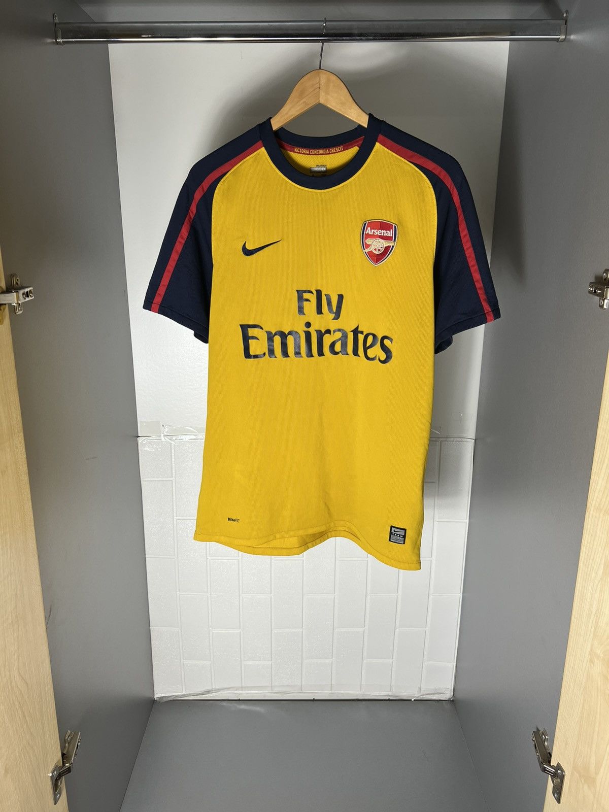 Nike VINTAGE NIKE FC ARSENAL LONDON ENGLAND SOCCER JERSEY RETRO Size US M / EU 48-50 / 2 - 8 Thumbnail