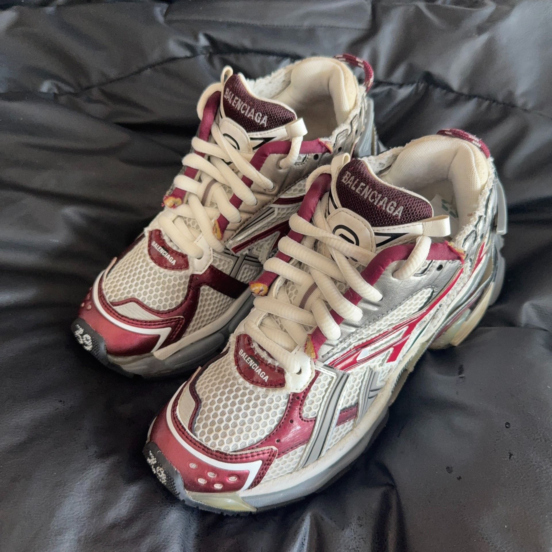 Balenciaga Balenciaga Running Red Lowtop Sneakers 39 Women Size US 8.5 / IT 38.5 - 1 Thumbnail