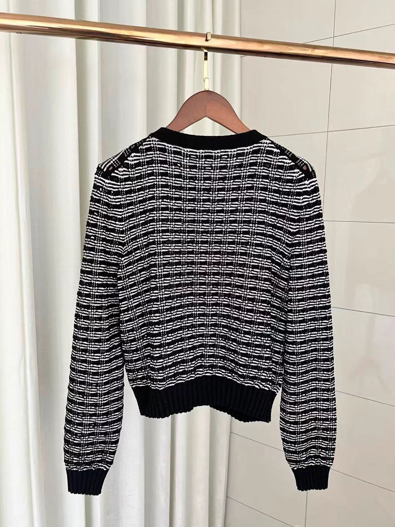 Chanel Chanel 25p Black & White Stripe Knit Cardigan Size 38 Size S / US 4 / IT 40 - 3 Thumbnail