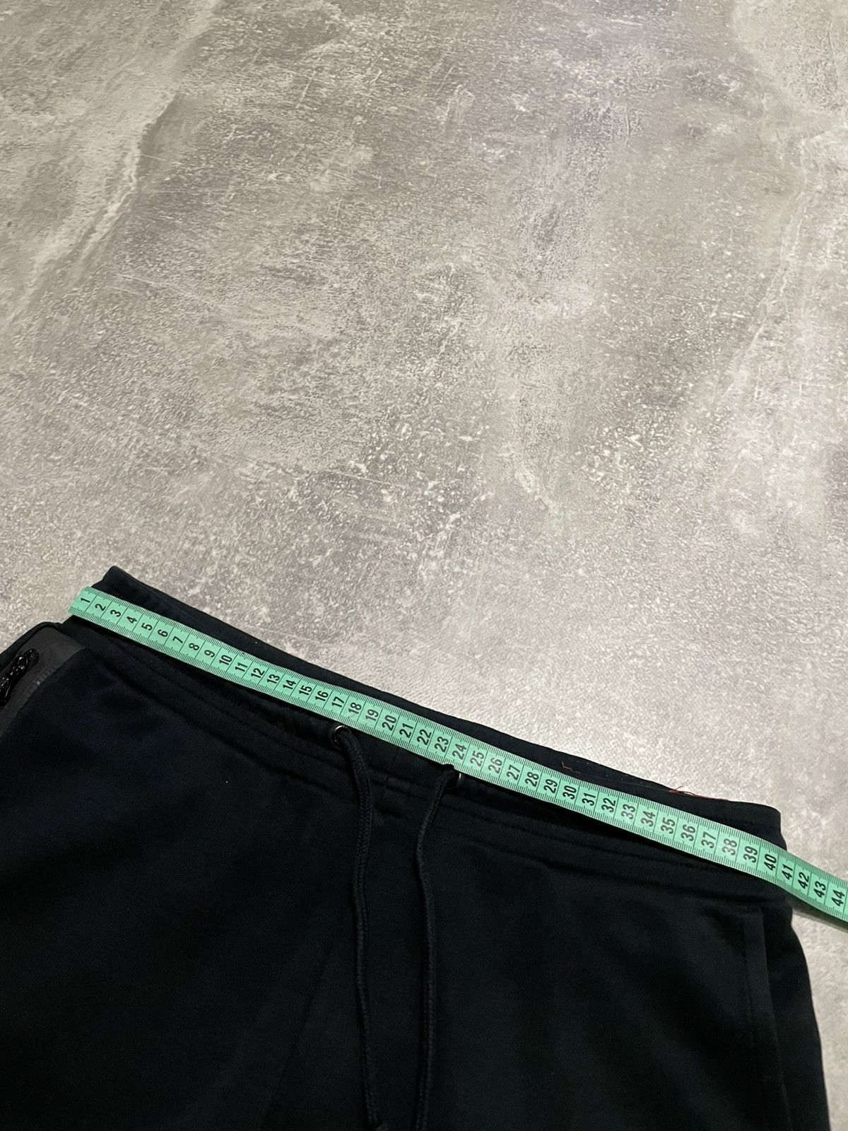 Nike Vintage Nike Tech Fleece Black Sweet Shorts Size M Size US 32 / EU 48 - 16 Thumbnail