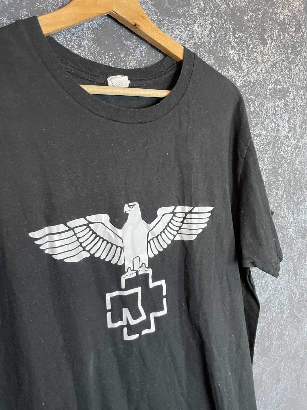 Band Tees Mens Vintage T Shirt Rammstein eagle Size XL Size US XL / EU 56 / 4 - 2 Thumbnail