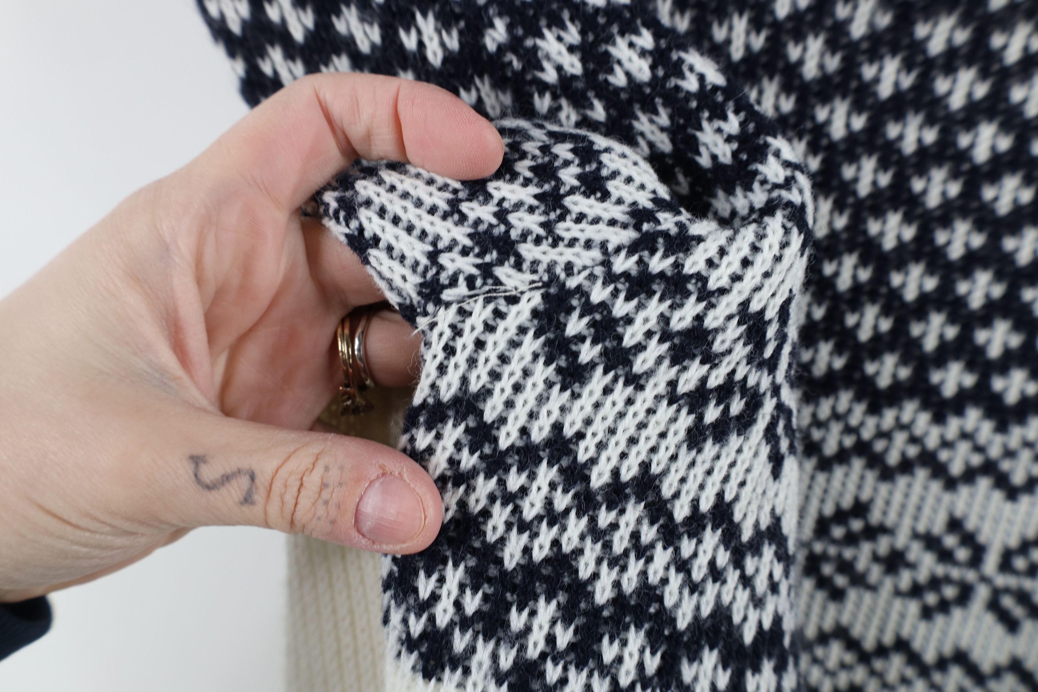Vintage Vintage 70s Streetwear Fair Isle Knit Crewneck Sweater Size US L / EU 52-54 / 3 - 10 Thumbnail