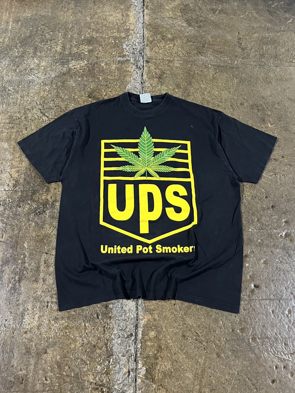 Vintage Crazy Vintage United Pot Smokers Drug Humor Parody Tee Shirt Size US XL / EU 56 / 4 - 1 Thumbnail