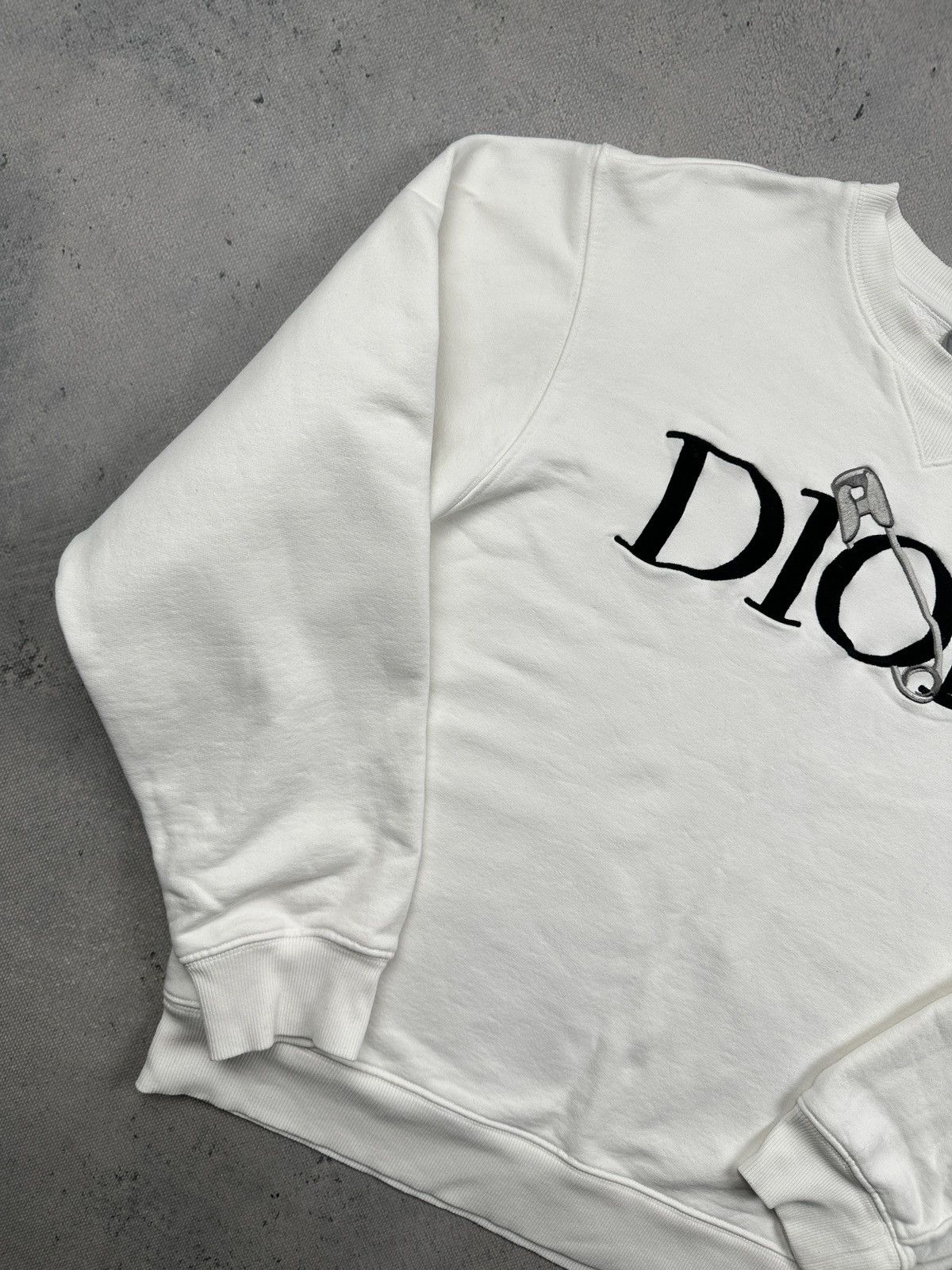 Dior Dior Safety Pin Embroidered Logo Sweatshirt White Lux Fleece Size US L / EU 52-54 / 3 - 2 Thumbnail