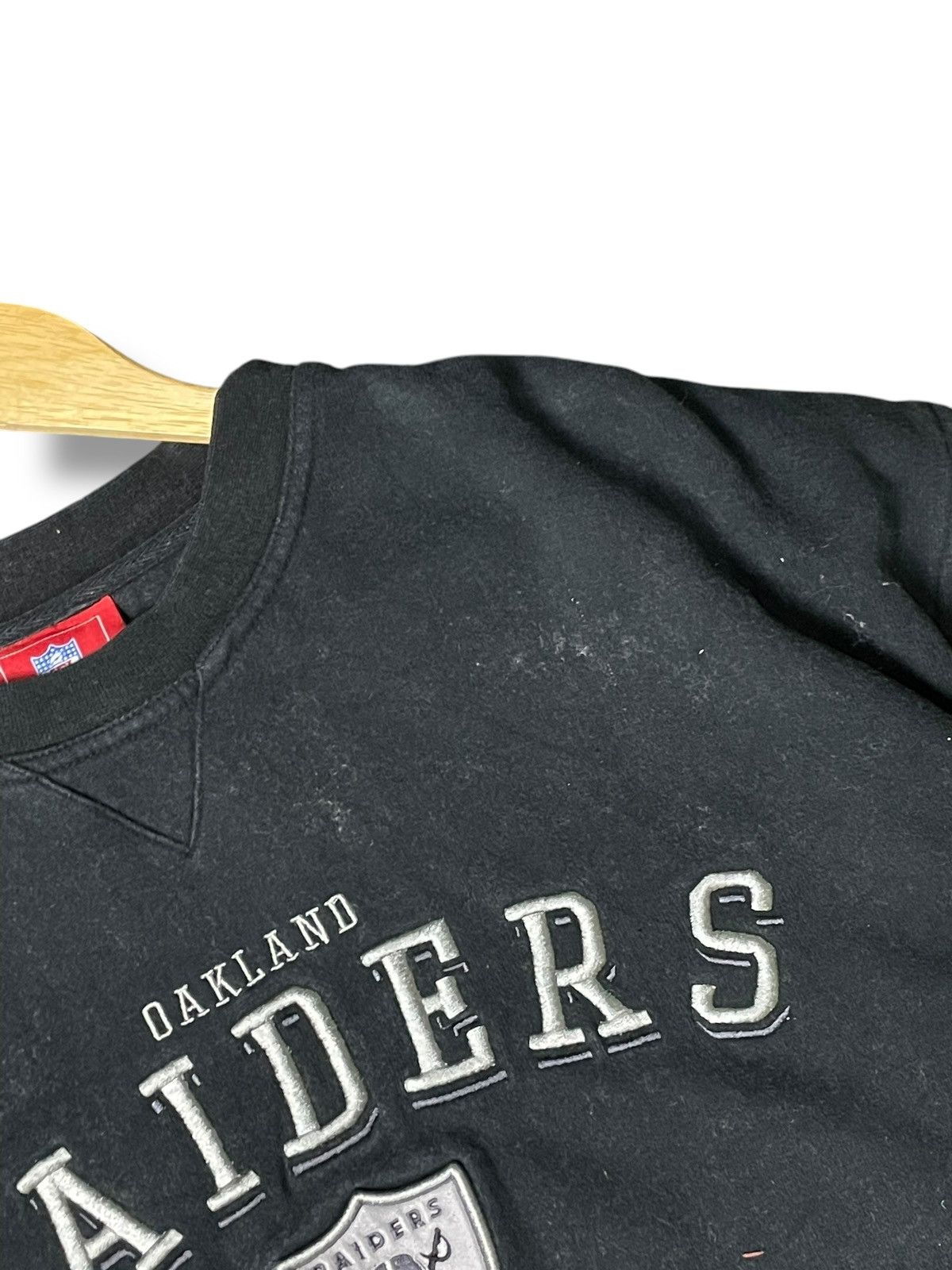 Japanese Brand × NFL × Vintage Vintage Oakland Raiders Embroidered Sweatshirt (80) Size US XL / EU 56 / 4 - 5 Thumbnail