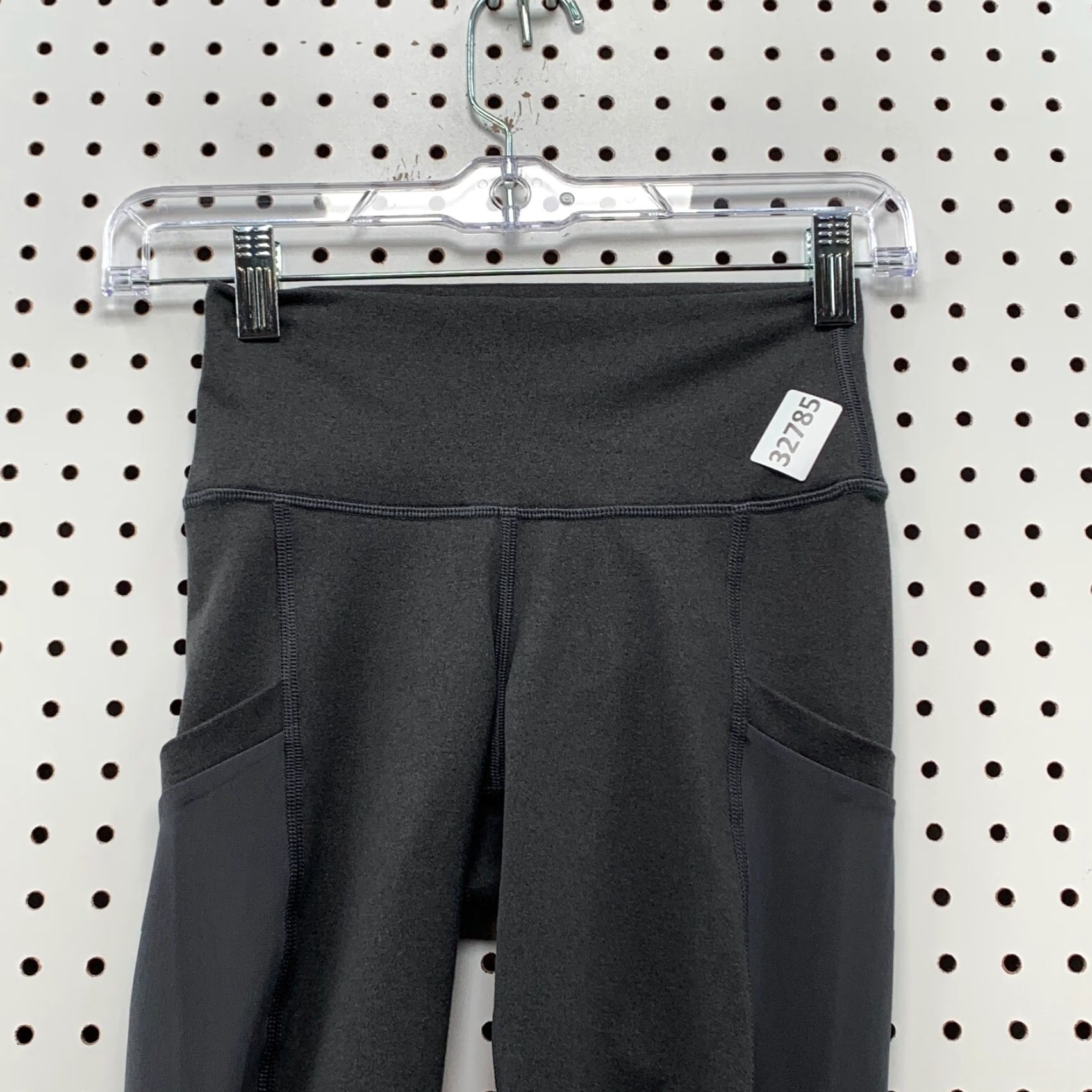 Fabletics Fabletics Mila Leggings Womens 2XS Gray Pocket Capri Yoga Fit 22x22.5 Size 24" / US 00 / IT 34 - 4 Thumbnail