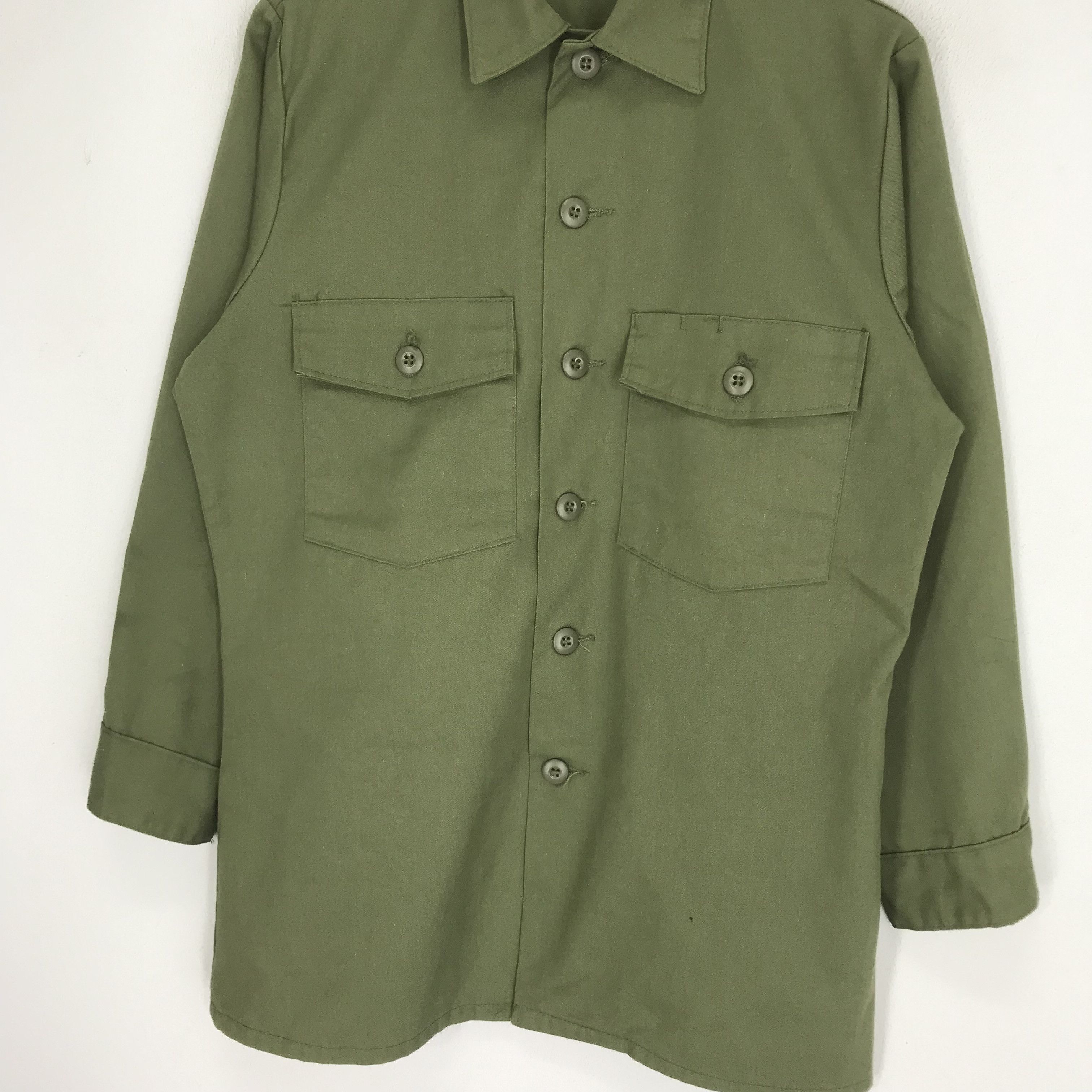 Vintage Vintage Olive Green Fatigue Us Army Green Button Down Shirt Size US M / EU 48-50 / 2 - 3 Thumbnail
