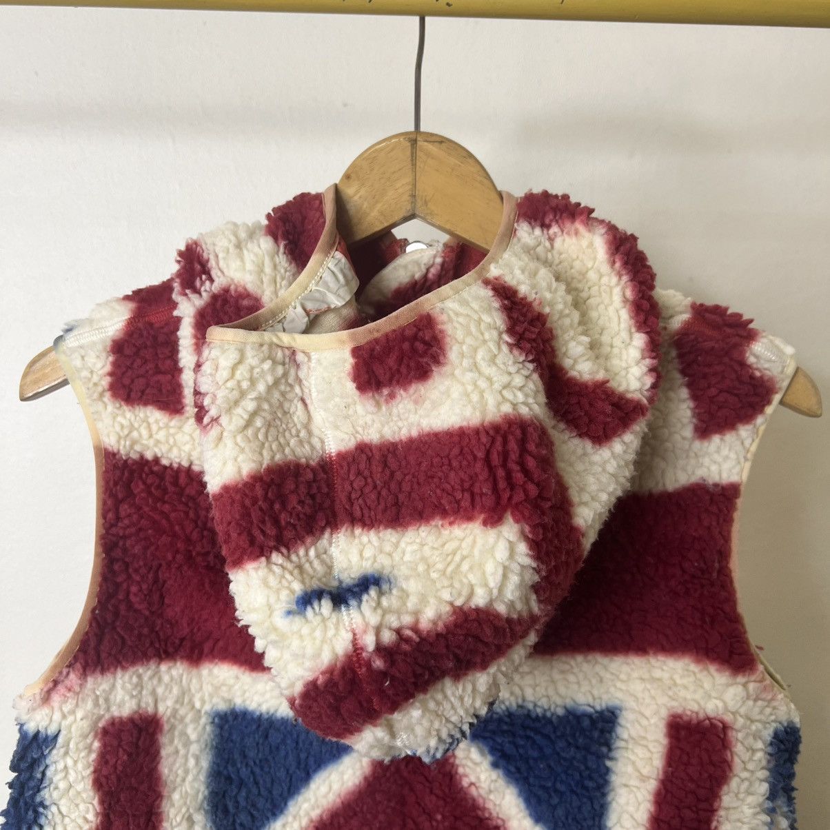 If Six Was Nine RNA Bold Graphic Union Jack Flag hooded Sherpa Fleece Vest Size US M / EU 48-50 / 2 - 7 Thumbnail