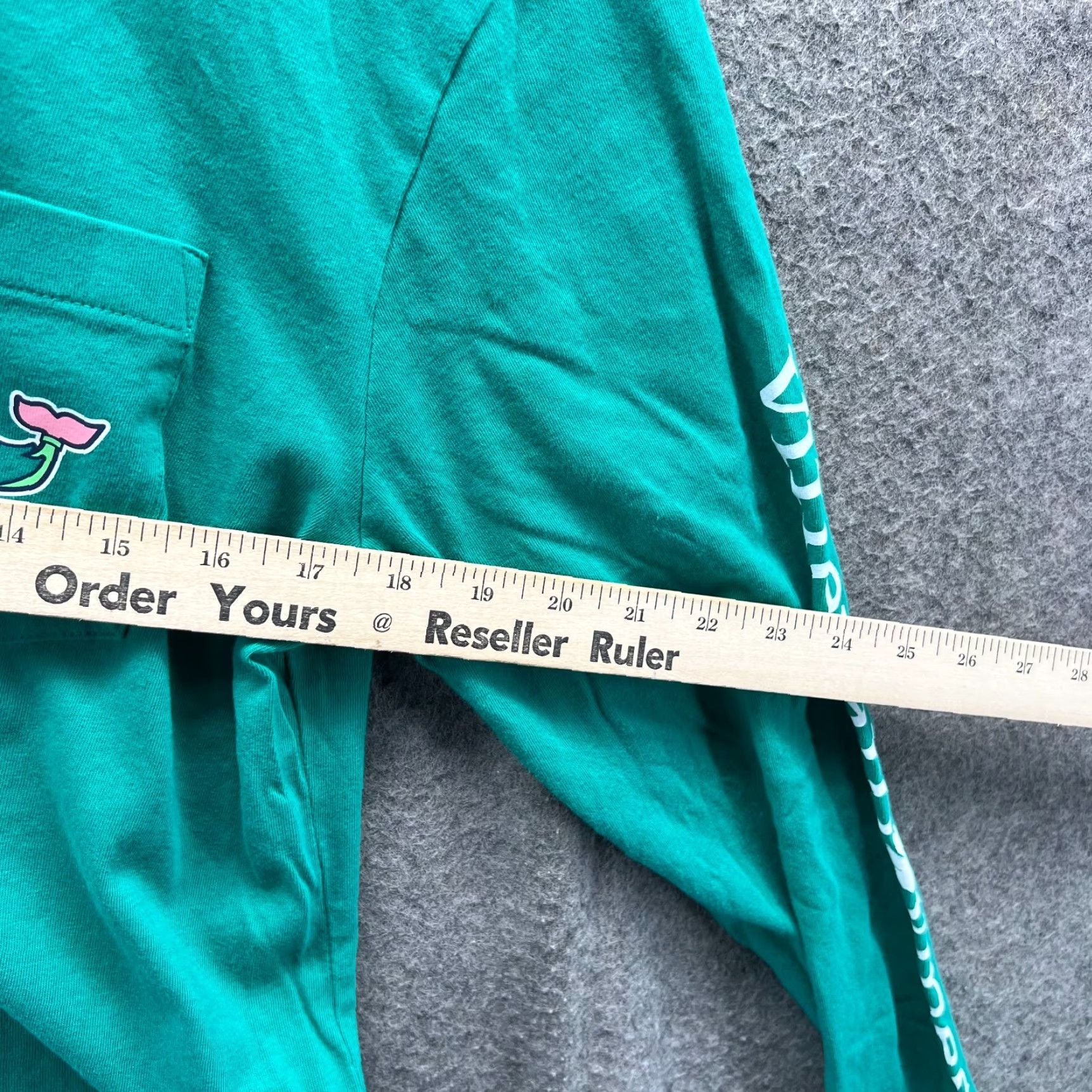 Vineyard Vines Vineyard Vines Shirt Mens Small Green Crewneck Whale Pocket Tee St Paddys Day Shirt Mens Small Green Crewneck Whale Pocket Tee Size US S / EU 44-46 / 1 - 3 Thumbnail