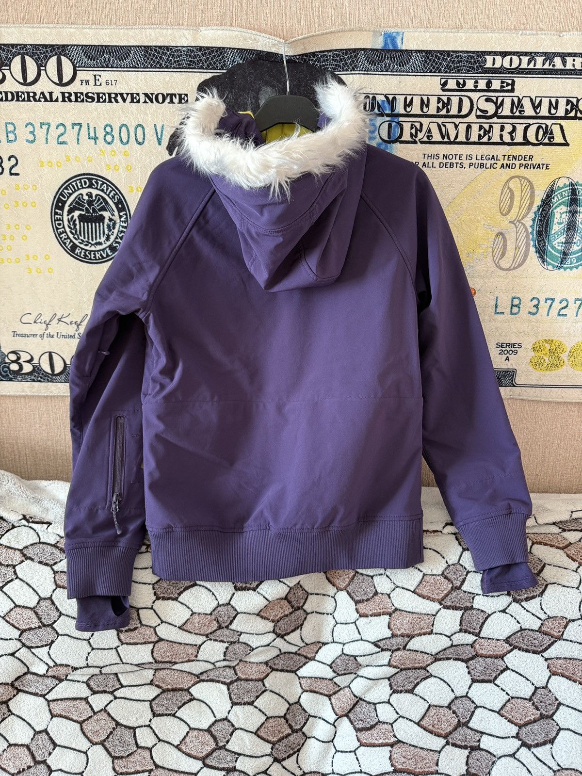 Other Vintage DC Shoes Jacket Faux Fur Hood Big Logo Ski Womens Size M / US 6-8 / IT 42-44 - 15 Thumbnail