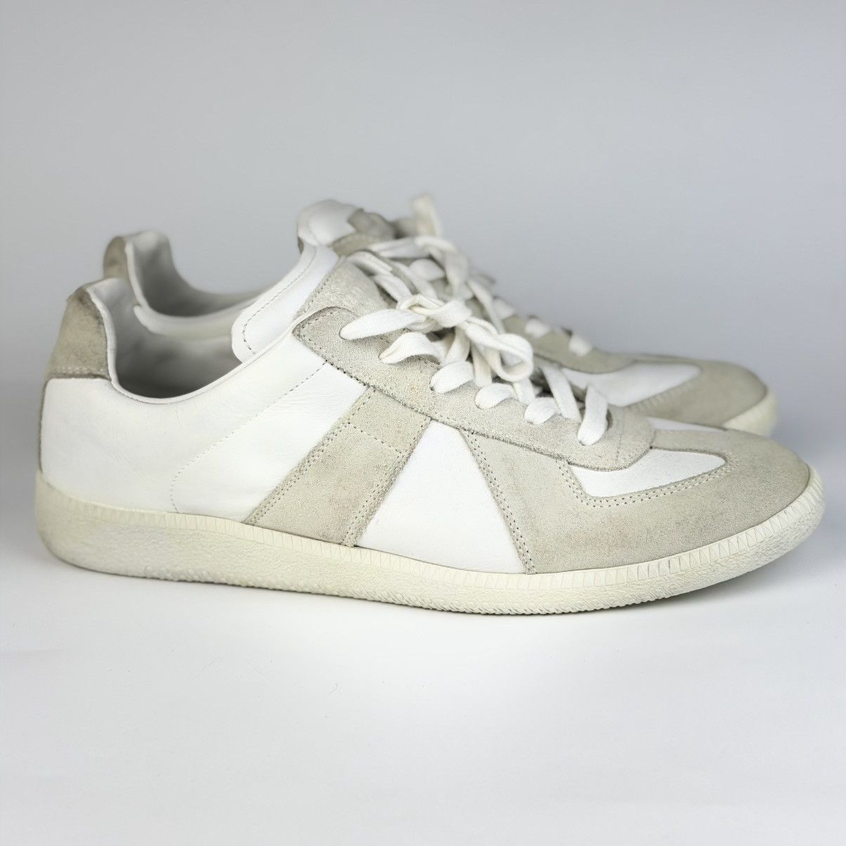 Maison Margiela Maison Margiela Replica GAT White Size US 7 / EU 40 - 1 Thumbnail