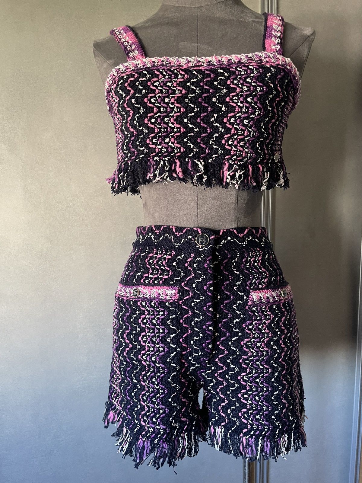 Chanel CHANEL SHORT ET CROP TOP Size XS / US 0-2 / IT 36-38 - 1 Thumbnail