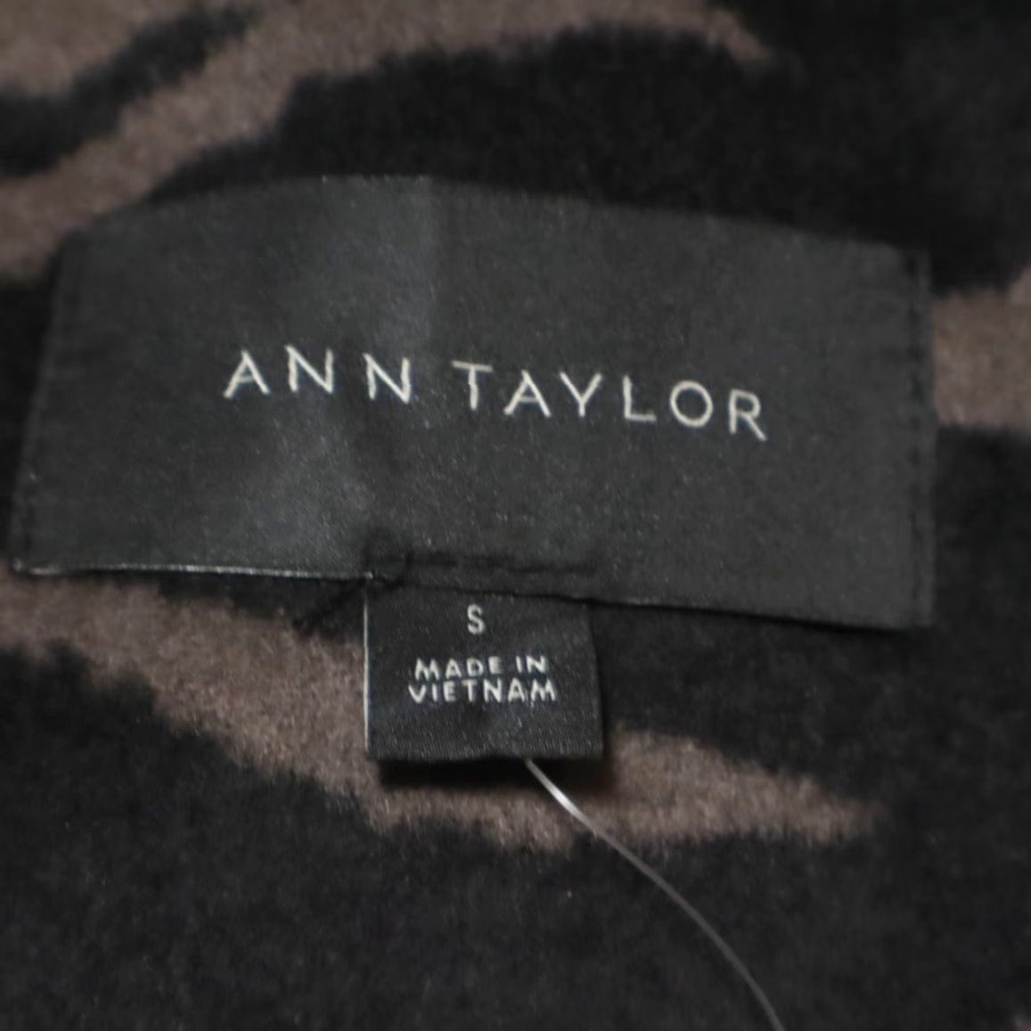 Ann Taylor VINTAGE Ann Taylor Tiger Stripe Wool Blend Coat Jacket Black Women's S Size S / US 4 / IT 40 - 5 Thumbnail