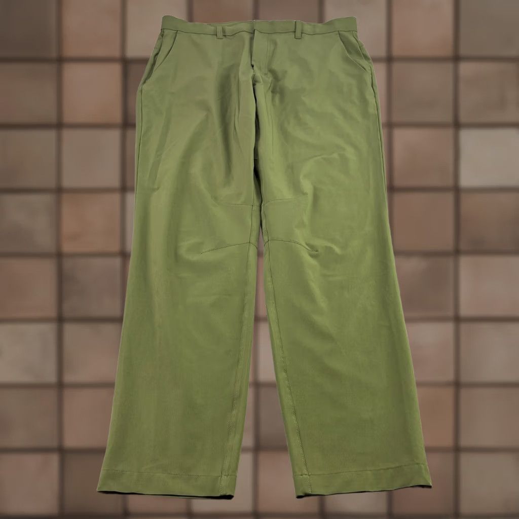 Fabletics Fabletics Mens 33x32 Pants - Green Chino Performance Athleisure - Regular Size US 33 - 1 Thumbnail