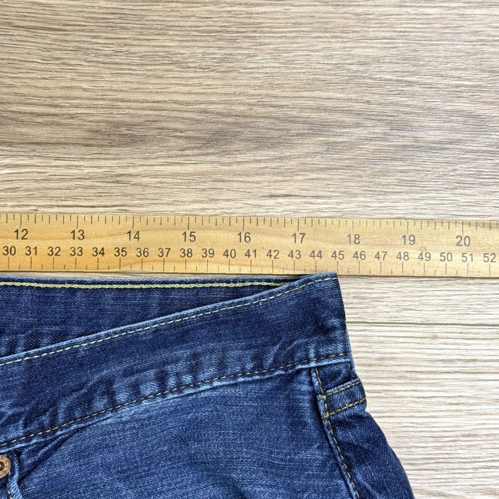 Levi's **Levi's 505 Men's Medium Washed Blue Straight Leg Jeans** User: Levi's 505 Men's Medium Washed Blue Straight Leg Jeans Size US 36 / EU 52 - 5 Thumbnail