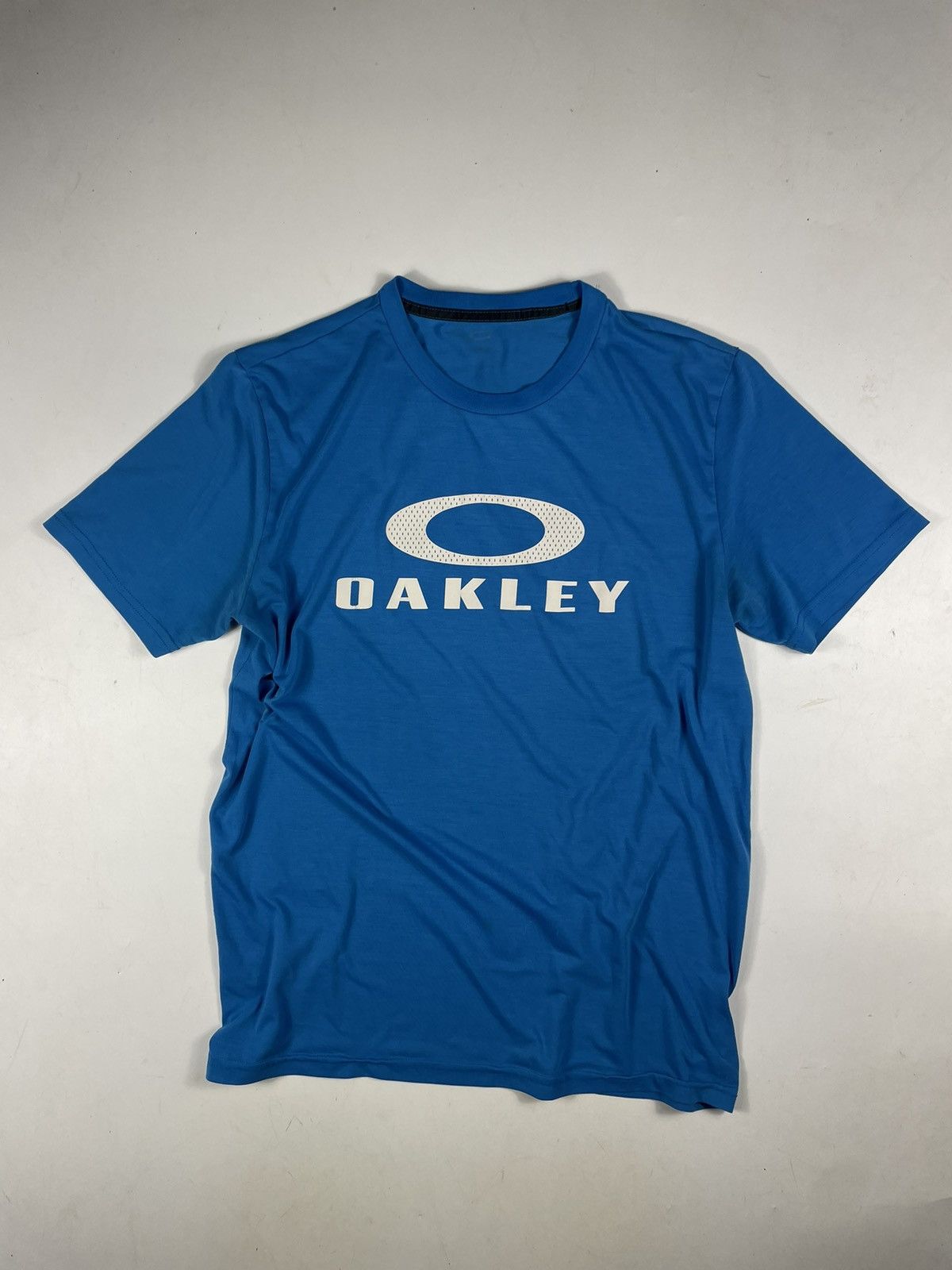 Oakley Oakley t shirt sport Logo rare classic blue surf skate drill Size US L / EU 52-54 / 3 - 1 Thumbnail