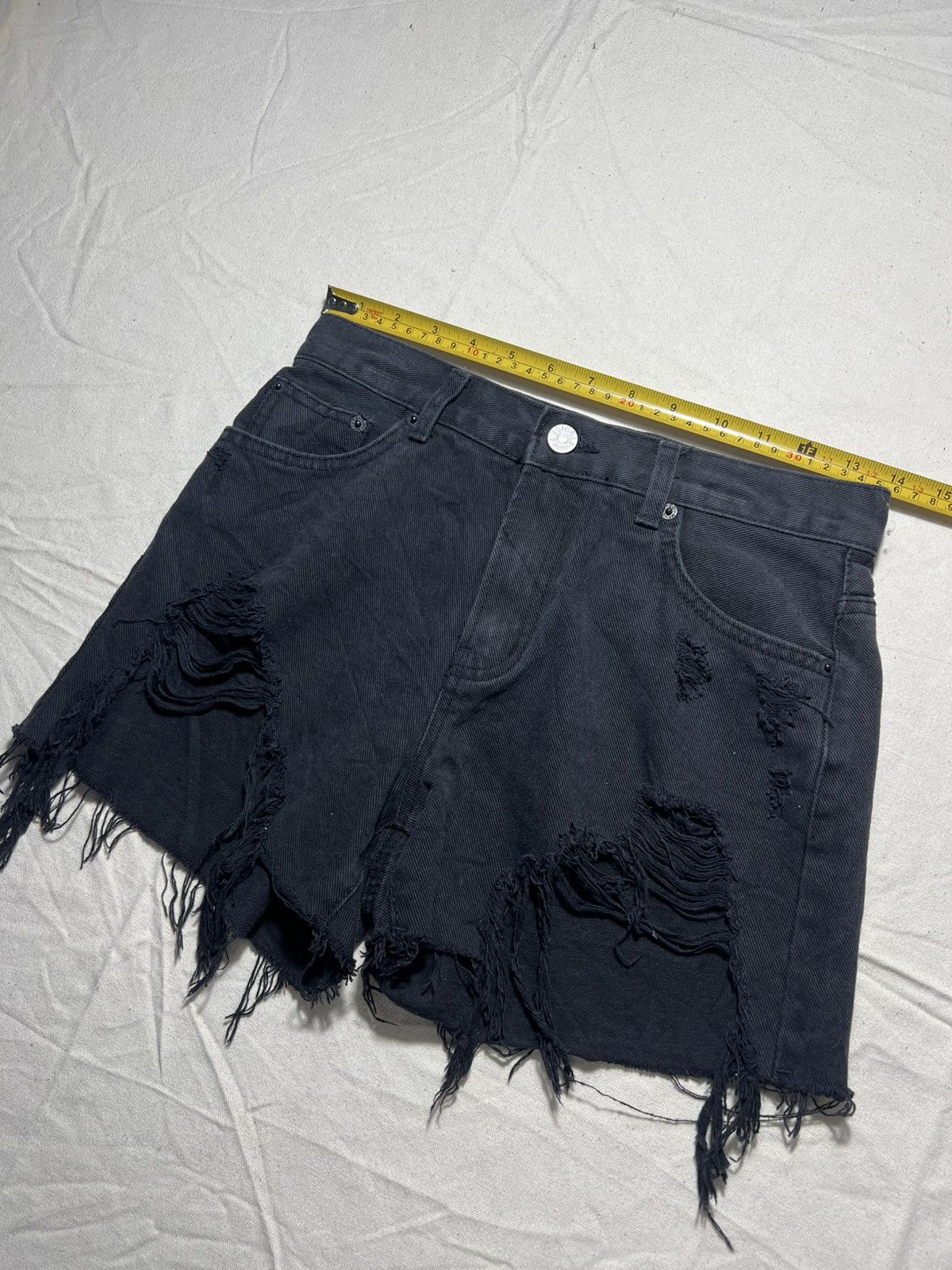 Acne Studios Acne Studios high-waisted distressed denim shorts Size 27" / US 4 / IT 40 - 3 Thumbnail