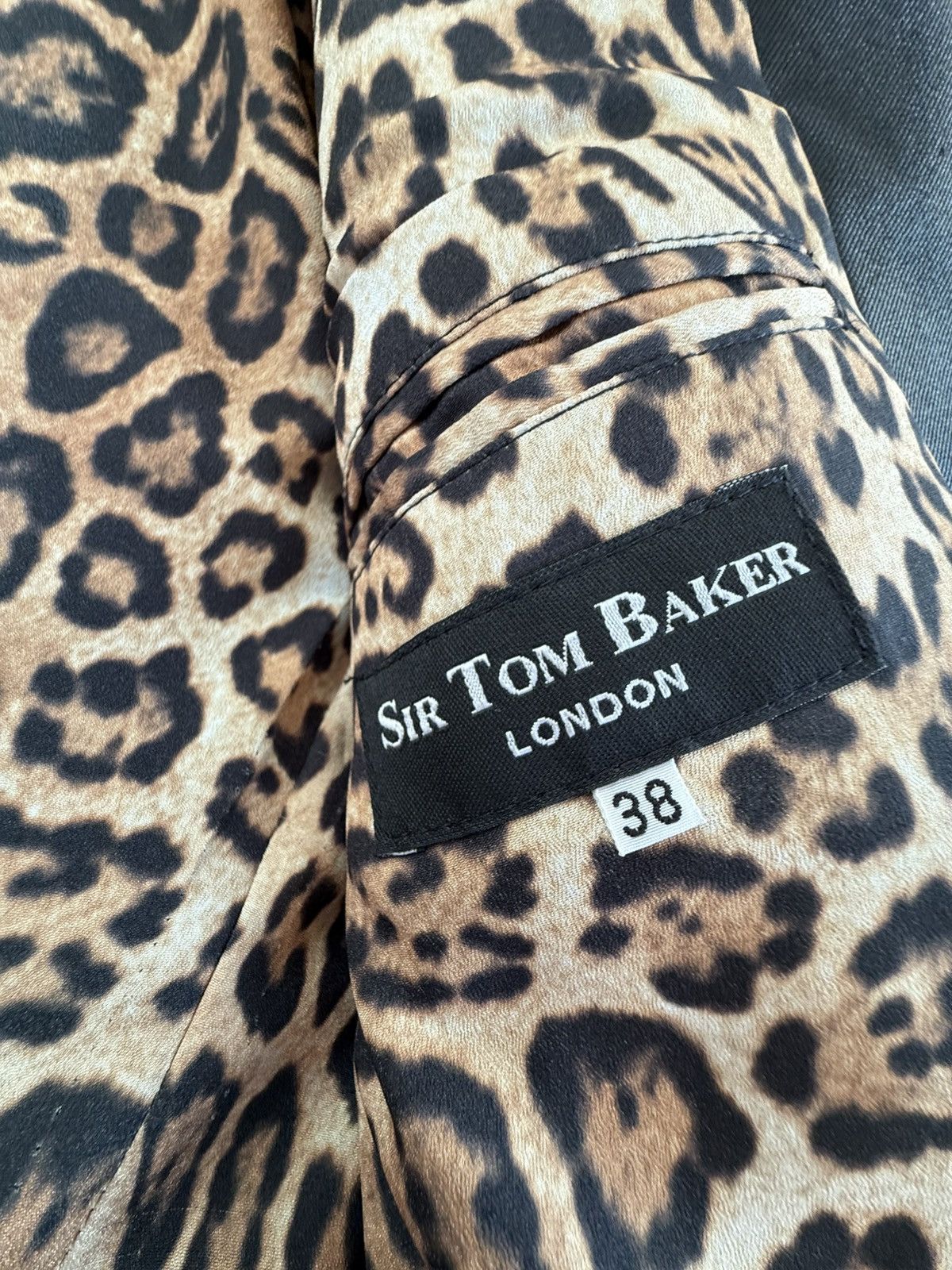 Sir Tom Baker 3k Sir Tom Baker tuxedo leather Fuck you leopard suit jacket Size 38R - 17 Thumbnail