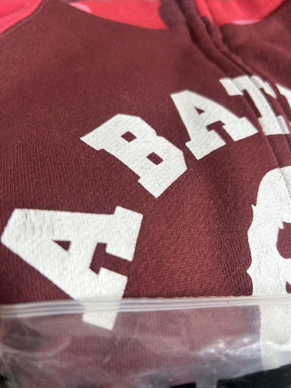 Bape RARE OG 2006 A BATHING APE RED CAMO COLLEGE LOGO FULLZIP Size US M / EU 48-50 / 2 - 7 Thumbnail