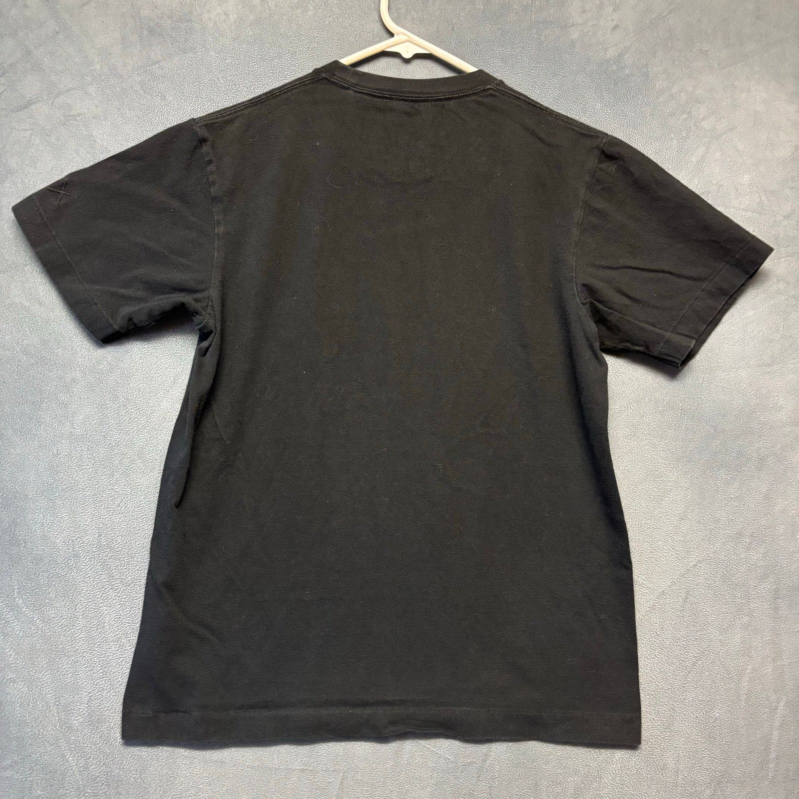 Uniqlo Kaws X Peanuts x UT Uniqlo Pocket Shirt Snoopy Womens Small Size S / US 4 / IT 40 - 2 Thumbnail