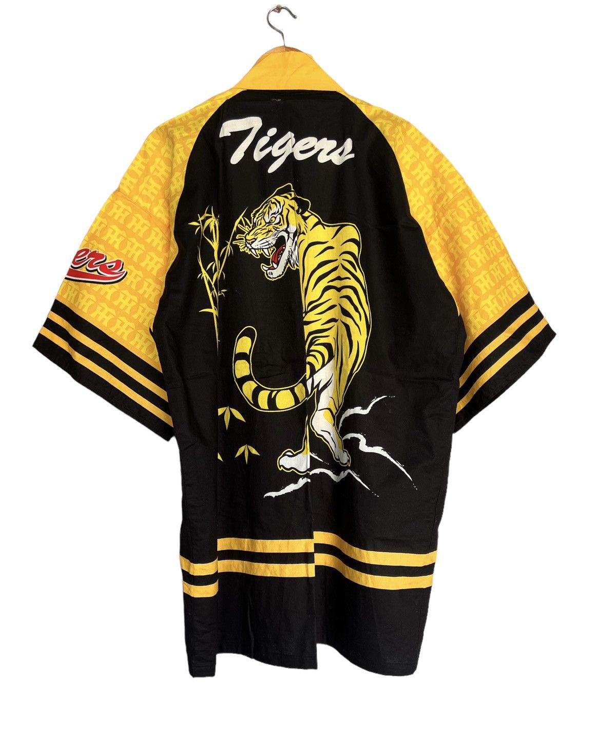 image of Kimono Japan Dragon Hanshin Tigers Japanese Kimono, Men's (Size XL)