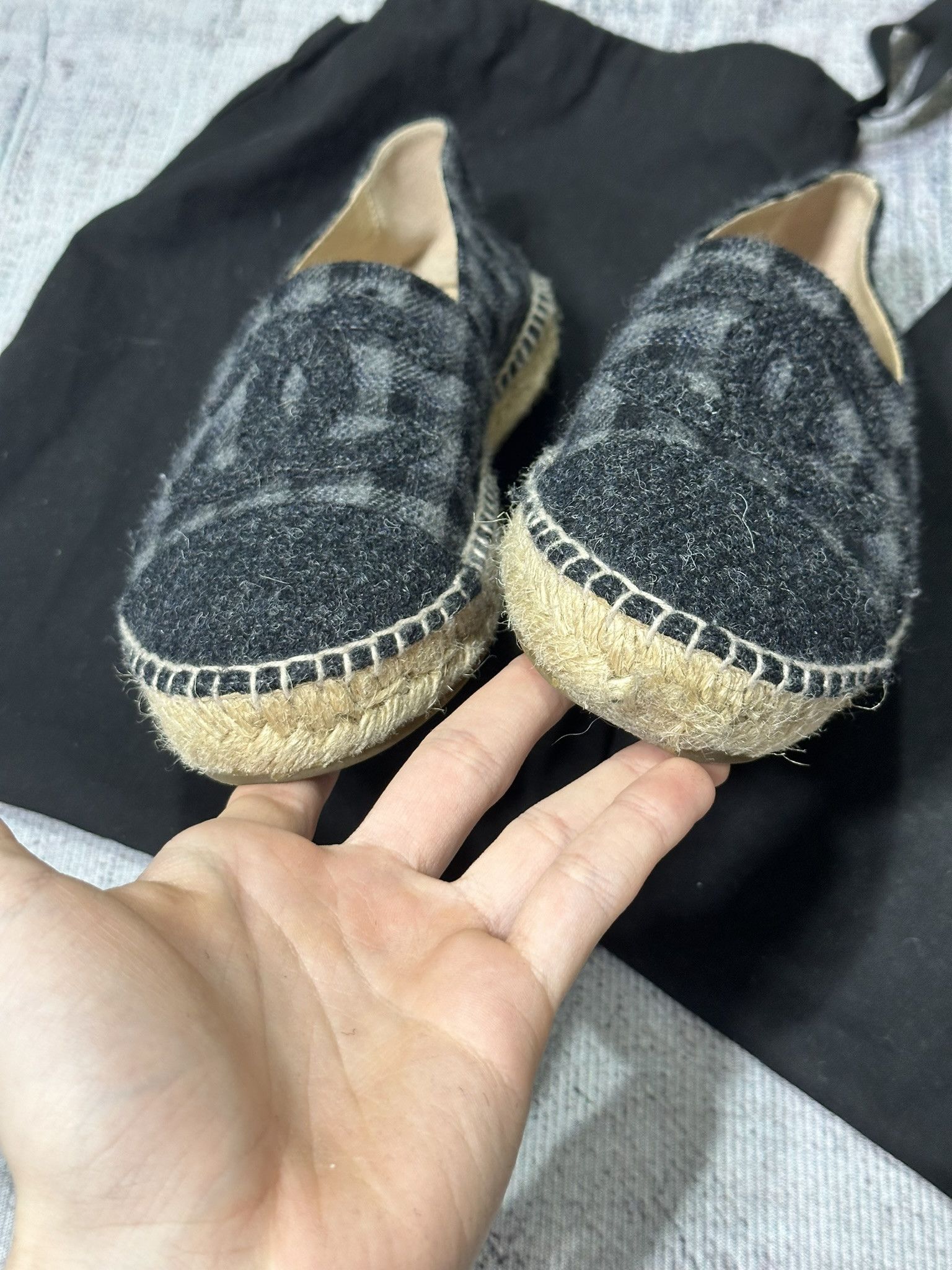 Chanel Chanel Espadrilles Flannel CC Logo Gray Wedge Shoes Size US 7 / IT 37 - 4 Thumbnail