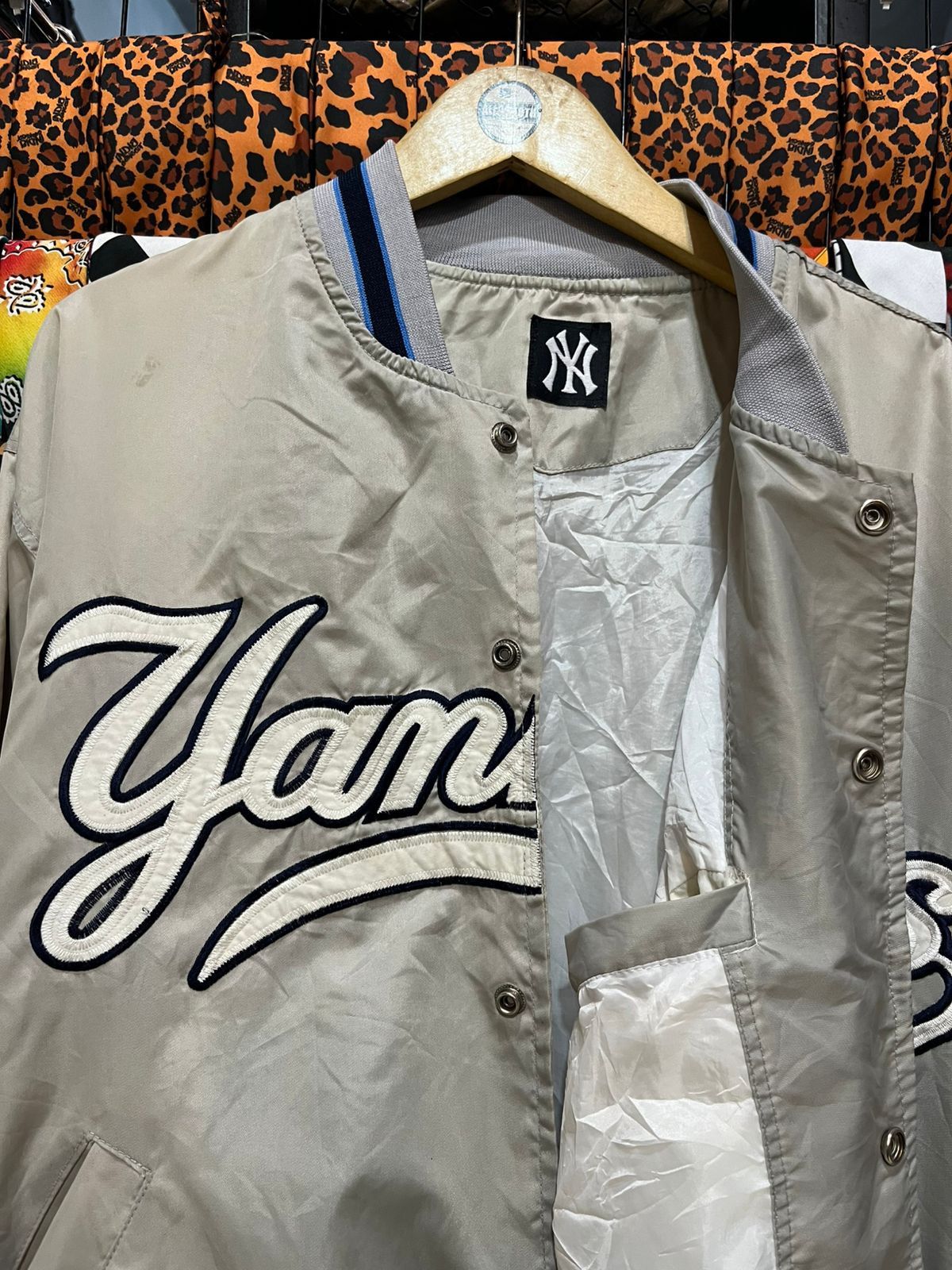Only NY Vtg New York Yankees Varsity Size US L / EU 52-54 / 3 - 5 Thumbnail