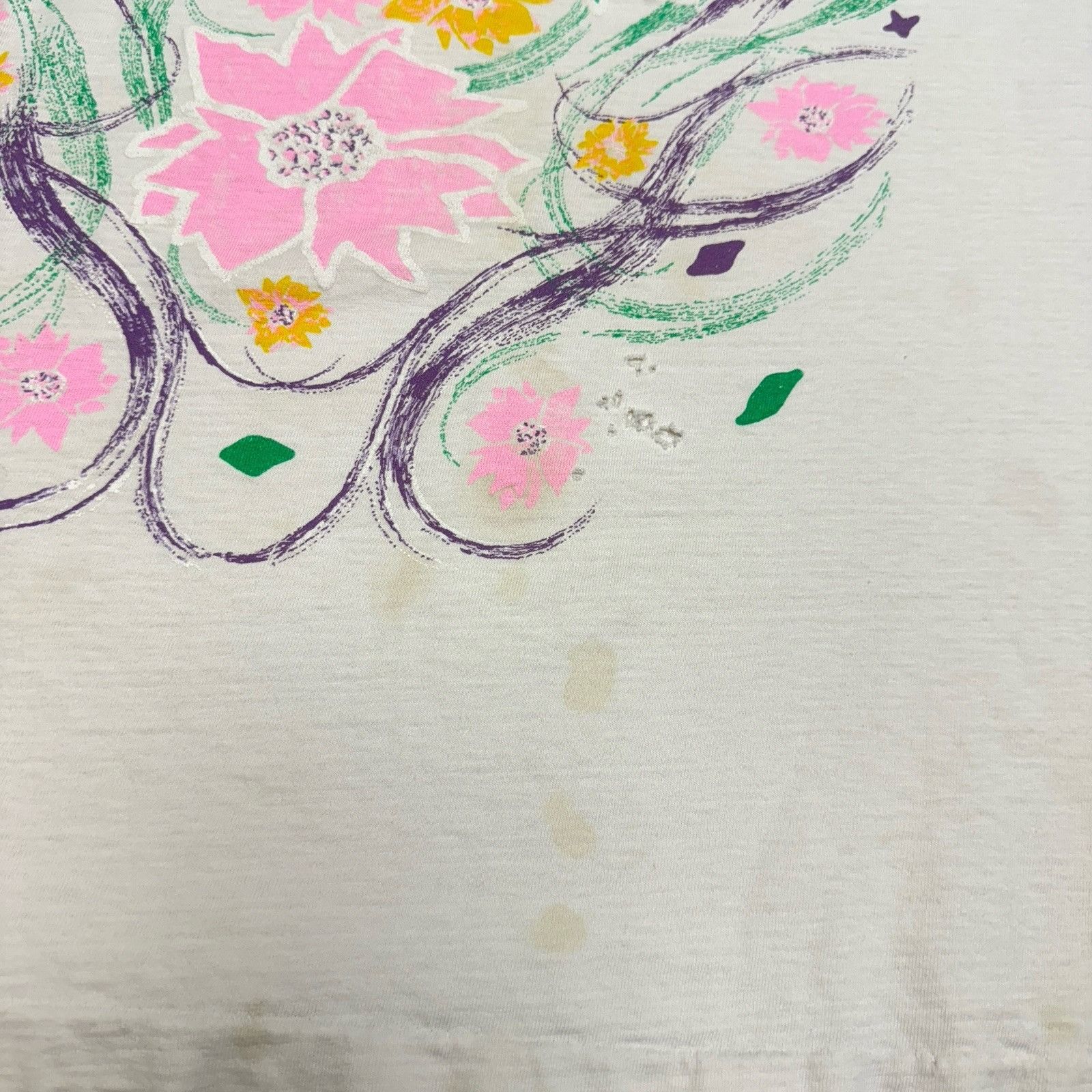 Vintage Vintage 90s Flower Art T Shirt White Single Stitch Size L Size US L / EU 52-54 / 3 - 6 Thumbnail