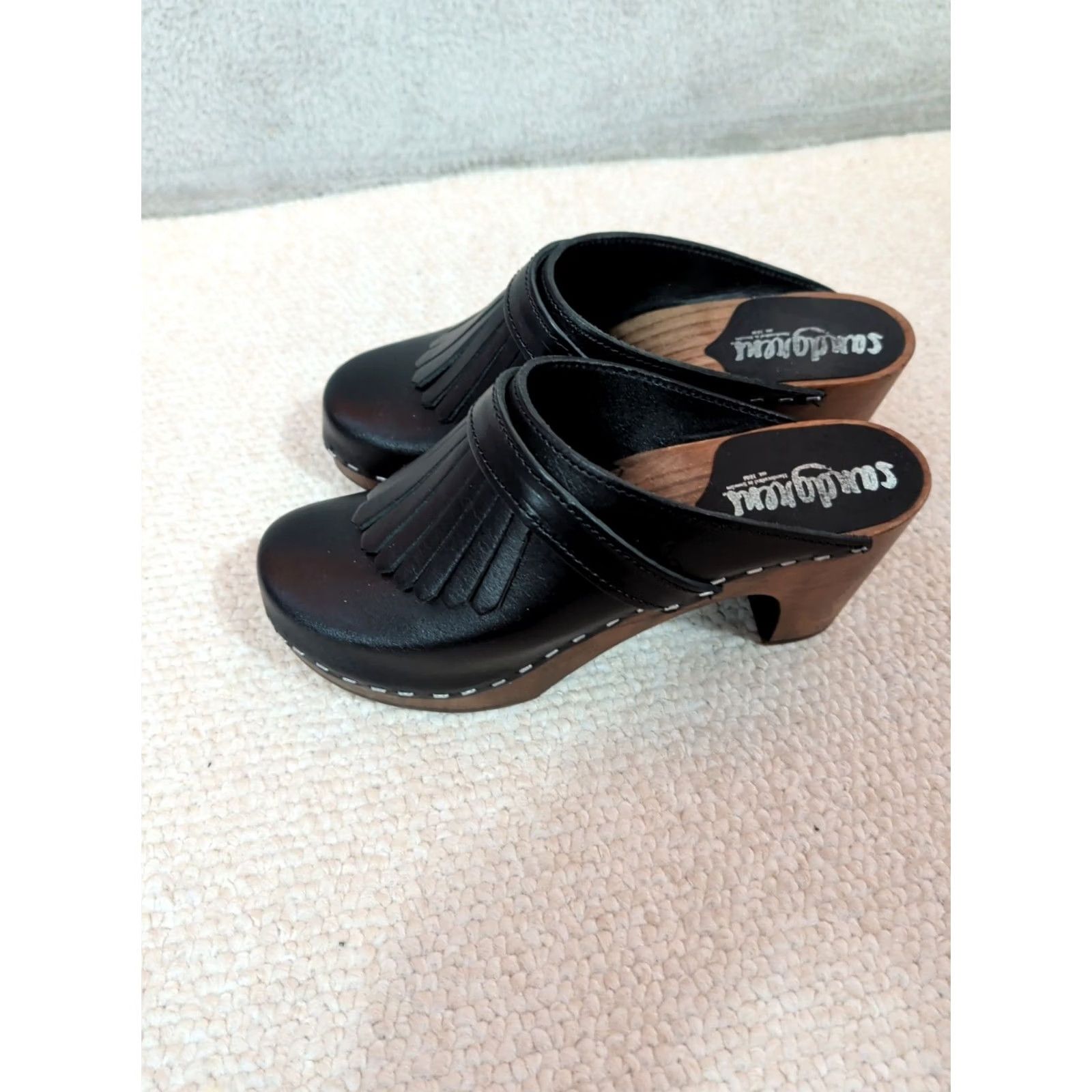 Vintage SANDGRENS Venice Clogs Mules Fringe Leather Black Wood Mid Heel Womens US 6 EU 36 Boho Casual Walking Handmade Shoes Slip On Contour Round Toe Size ONE SIZE - 7 Thumbnail
