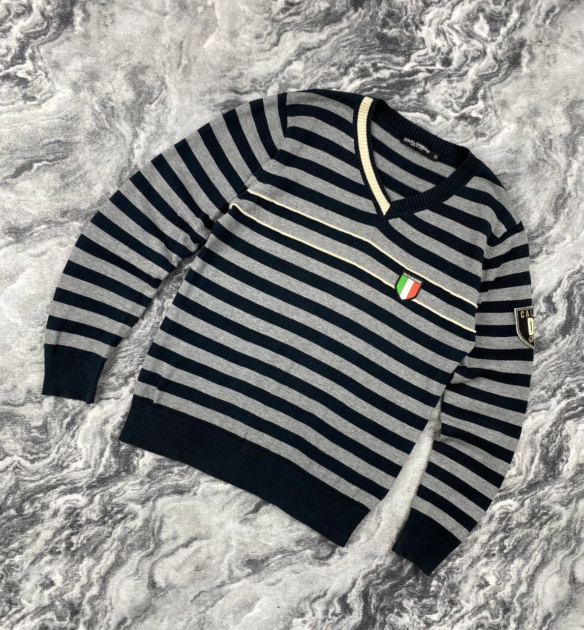 Vintage Dolce & Gabbana Italy Sweater Logo DG V-Neck Men