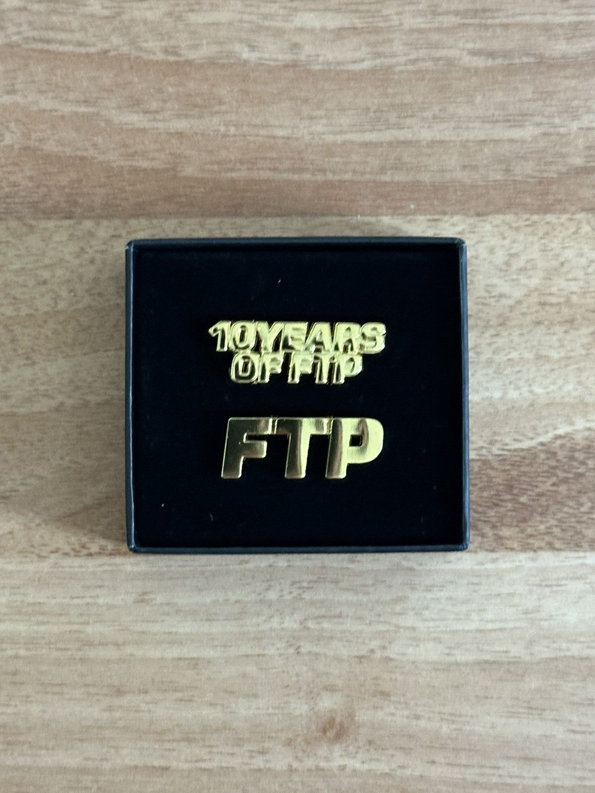 SUPREME FTP Pin Pins FUCK THA POLICE 希少 SUPREME FTP Pin Pins FUCK THA POLICE 希少 - メルカリ