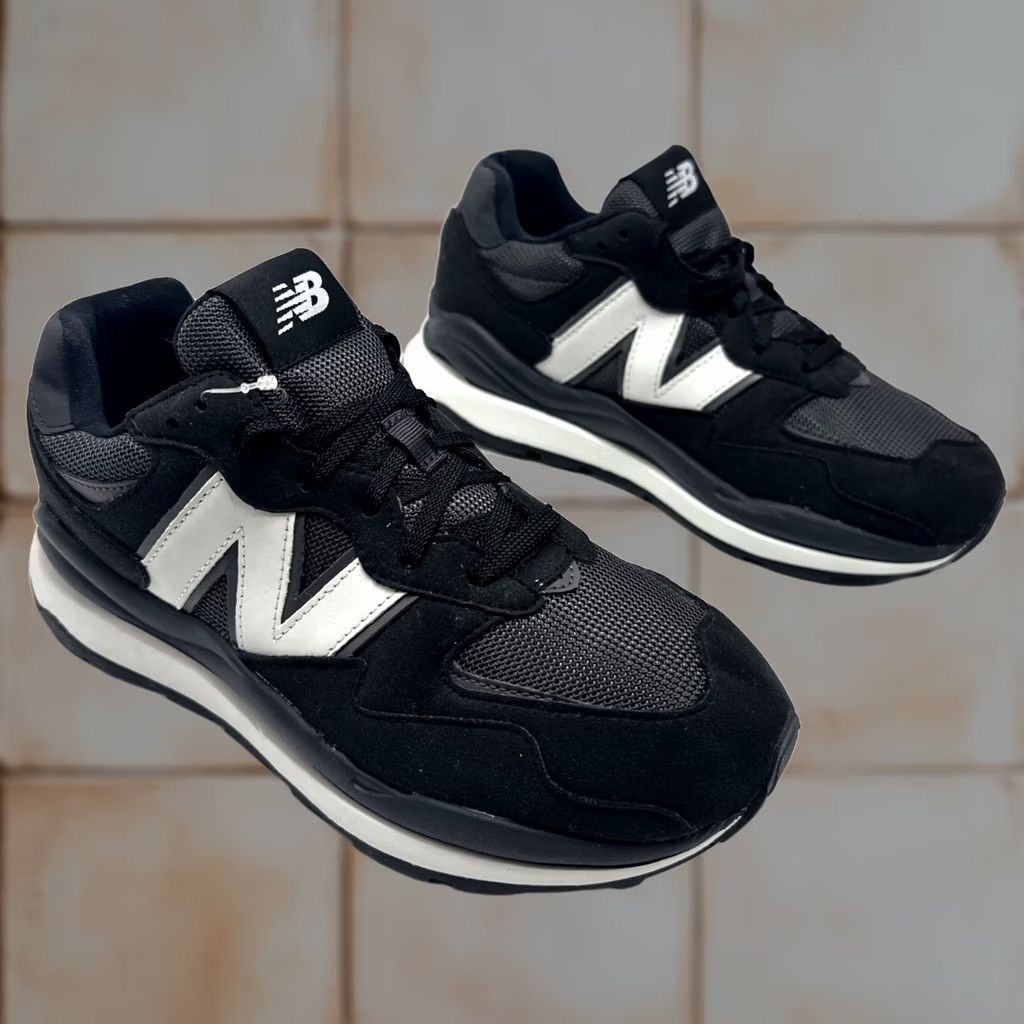New Balance New Balance 57/40 Womens Size 9 W Wide Girls Size 7 Black Walking Running Casual Shoes Size US 9 / IT 39 - 1 Thumbnail