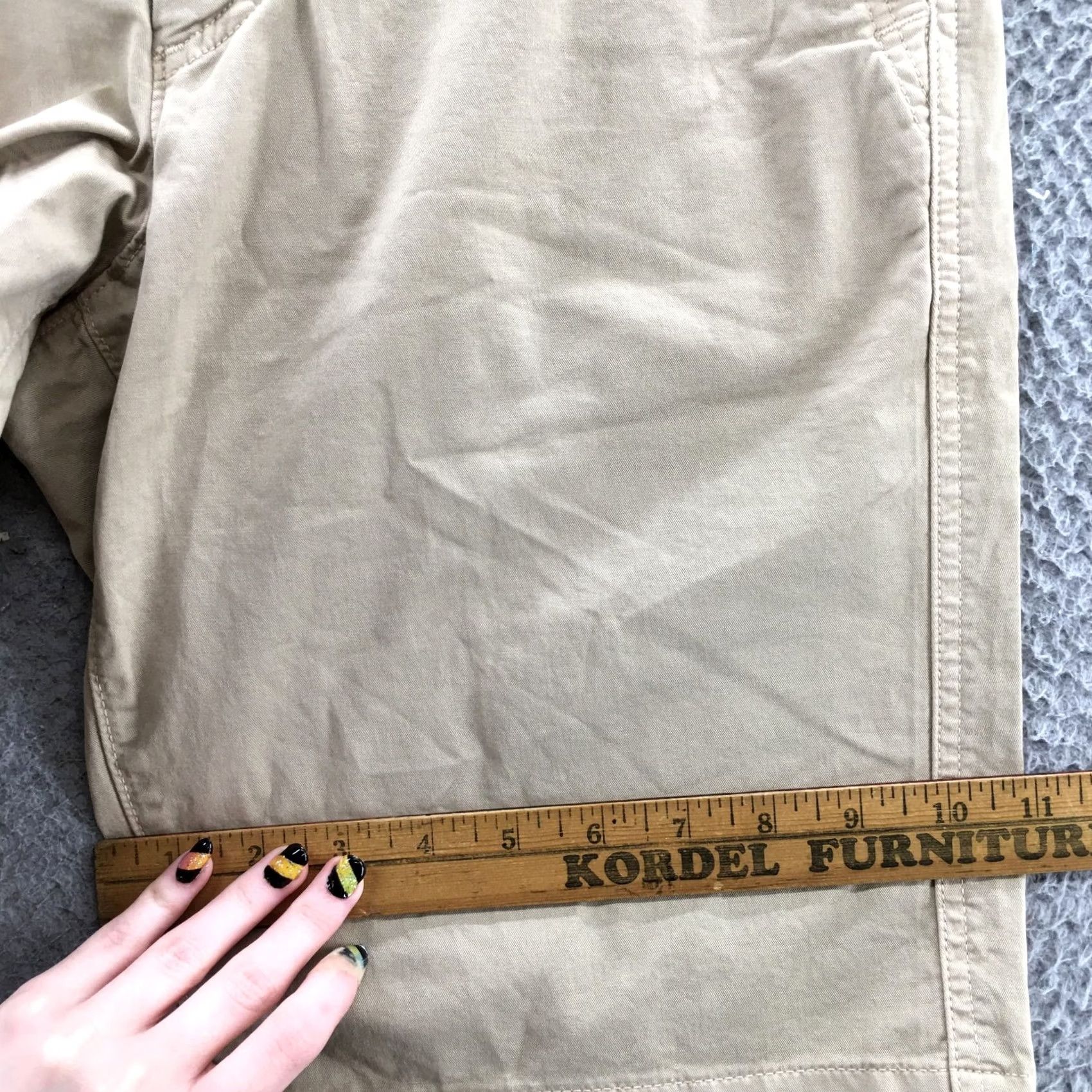 American Eagle Outfitters American Eagle Outfitters Chino Shorts Beige Mens 30x11.5 Mid Rise Casual Size US 28 / EU 44 - 7 Thumbnail