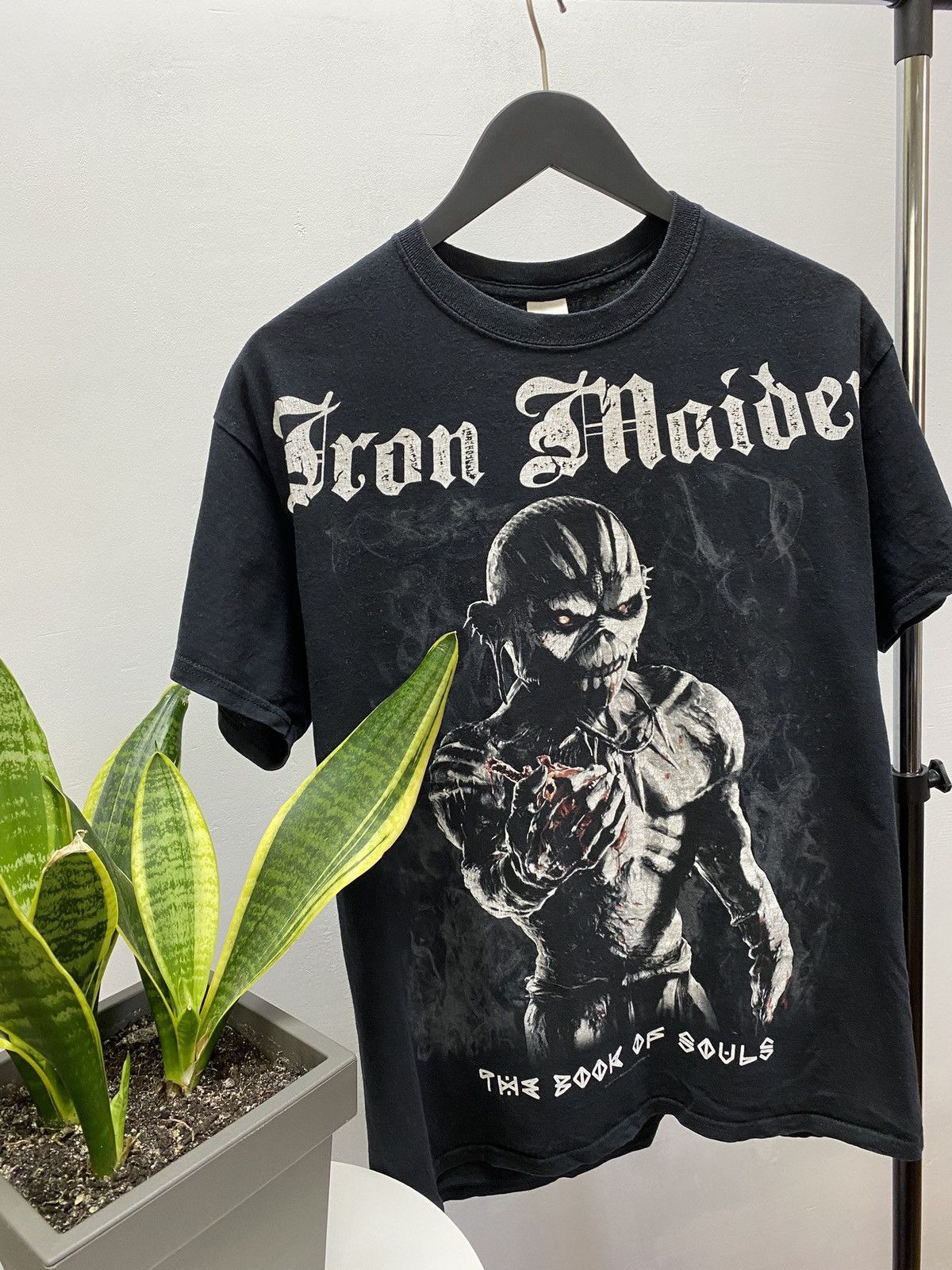Band Tees × Iron Maiden × Vintage Vintage Iron Maiden “The Book of Souls” Tee Size US L / EU 52-54 / 3 - 3 Thumbnail