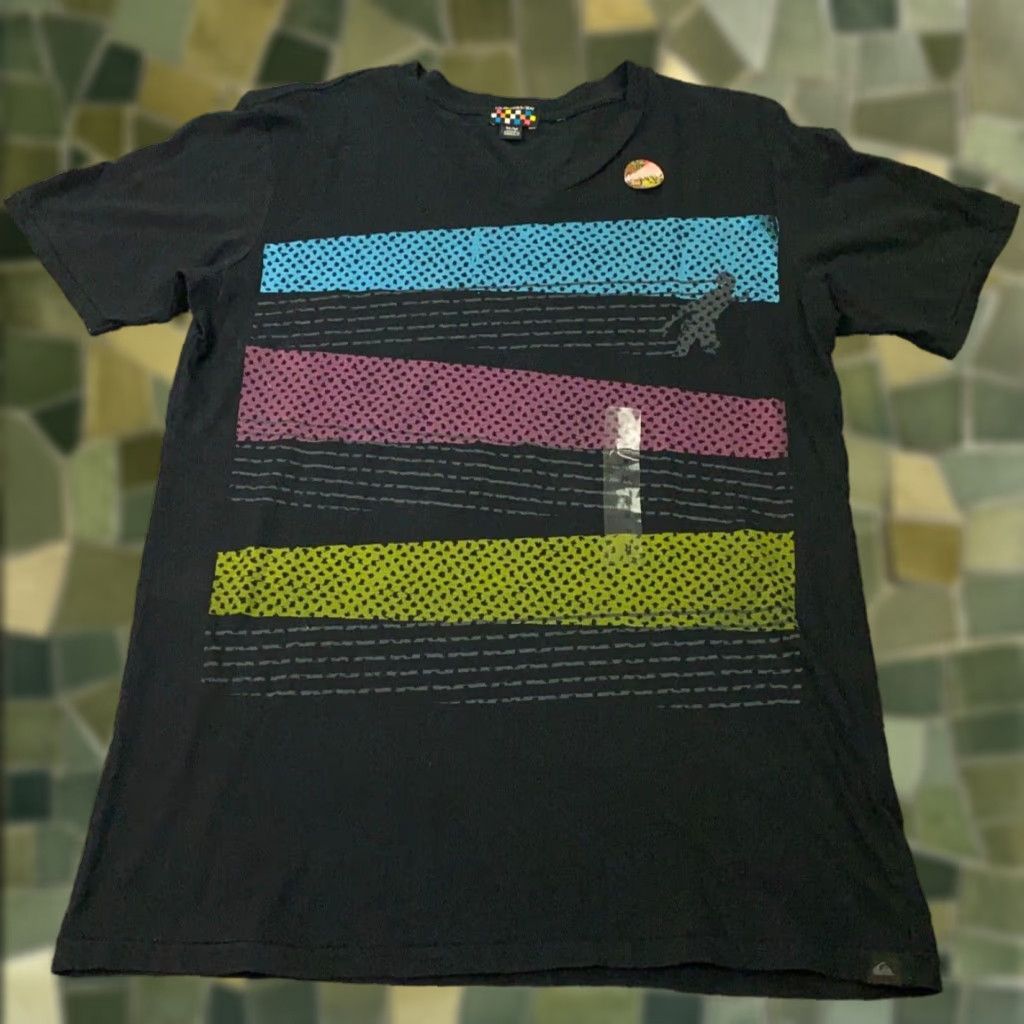Quiksilver Quiksilver Shirt Mens Medium Black V-Neck Beach Surf T-Shirt 90s Style Mens Size US M / EU 48-50 / 2 - 1 Thumbnail