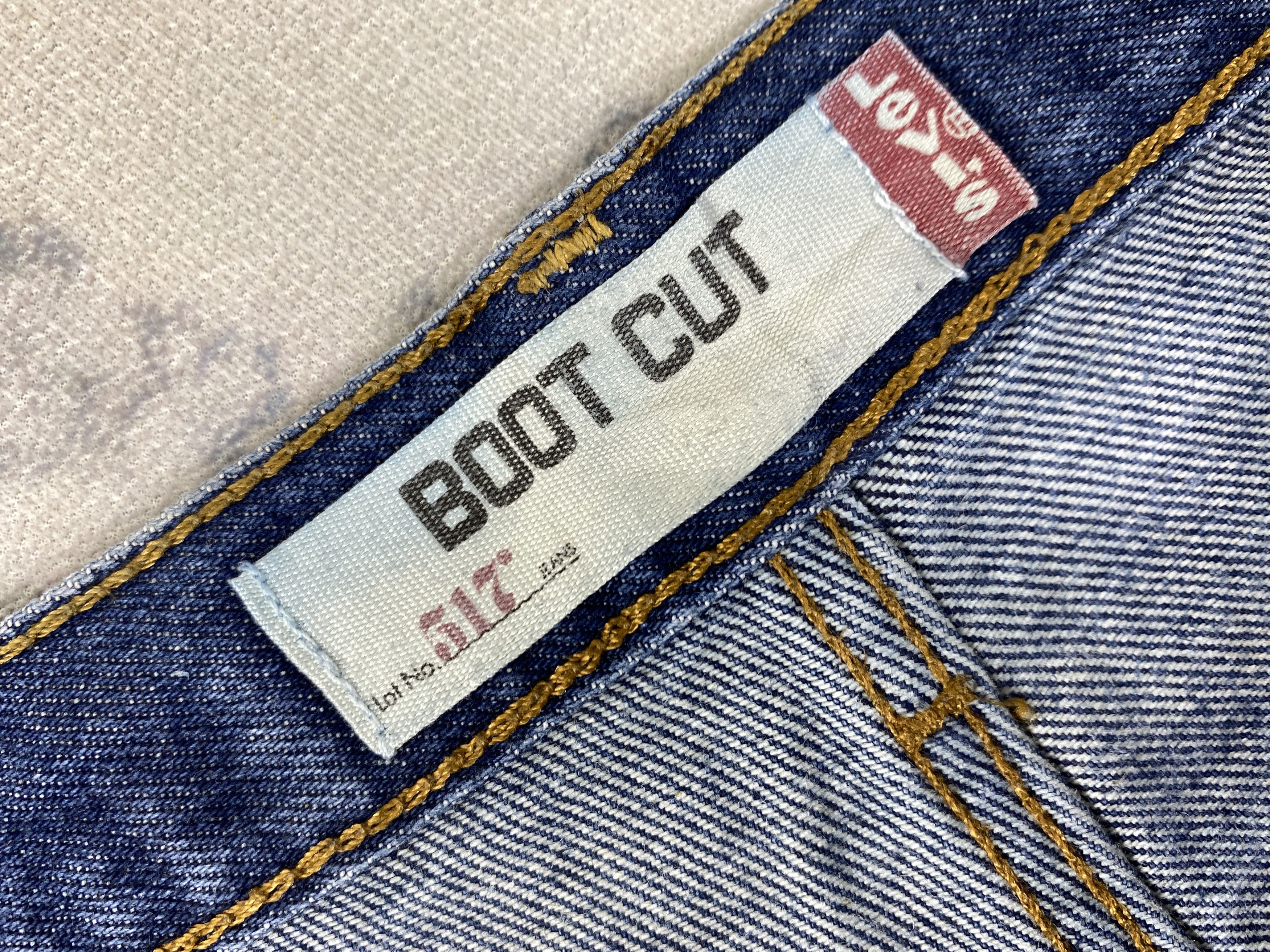 Levi's Dark Blue Vintage Levi's 517 Boot Cut Denim 39x33.5 -JN461 Size US 39 - 9 Thumbnail