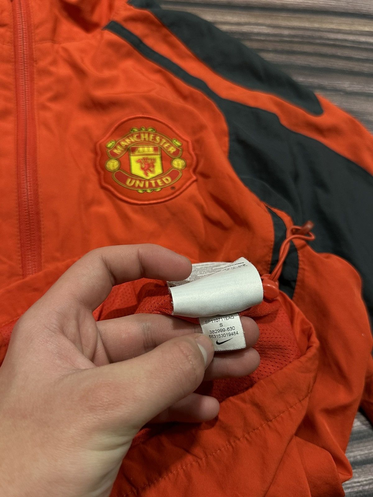 Nike × Vintage Vintage Cloaks Nike Soccer football team Manchester United Size US S / EU 44-46 / 1 - 12 Thumbnail