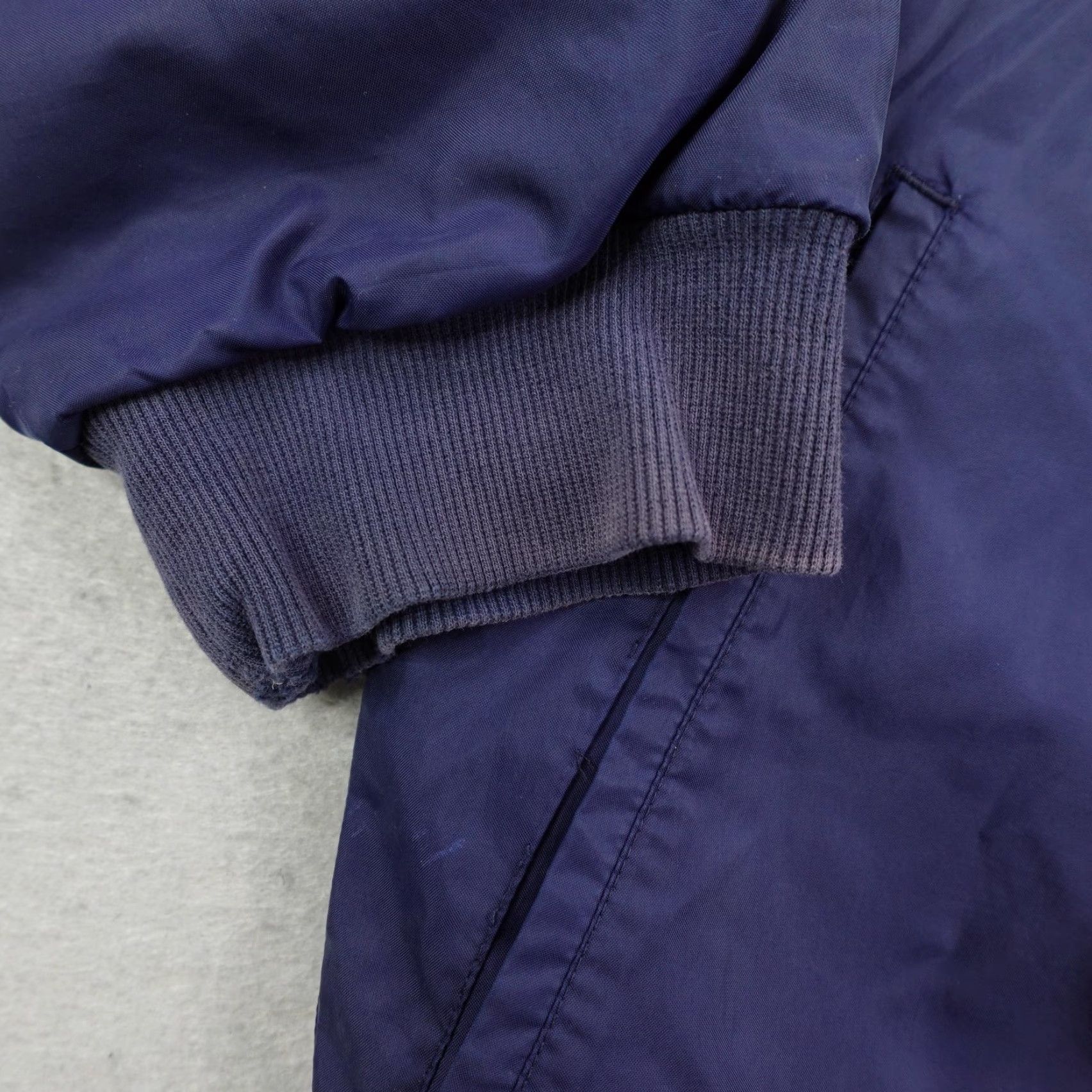 Adidas VINTAGE Adidas Jacket Windbreaker Reversible Full Zip Up Mens Large Blue Black—Hooded, Nylon Shell, Activewear, 90s? Size US L / EU 52-54 / 3 - 4 Thumbnail