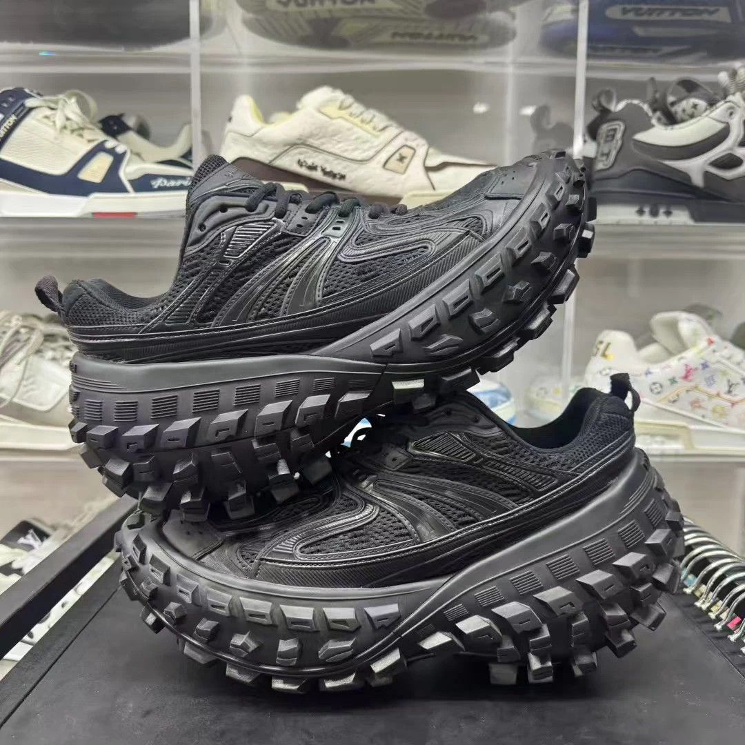 Balenciaga Balenciaga Track 43 Like New Size US 10 / EU 43 - 2 Thumbnail