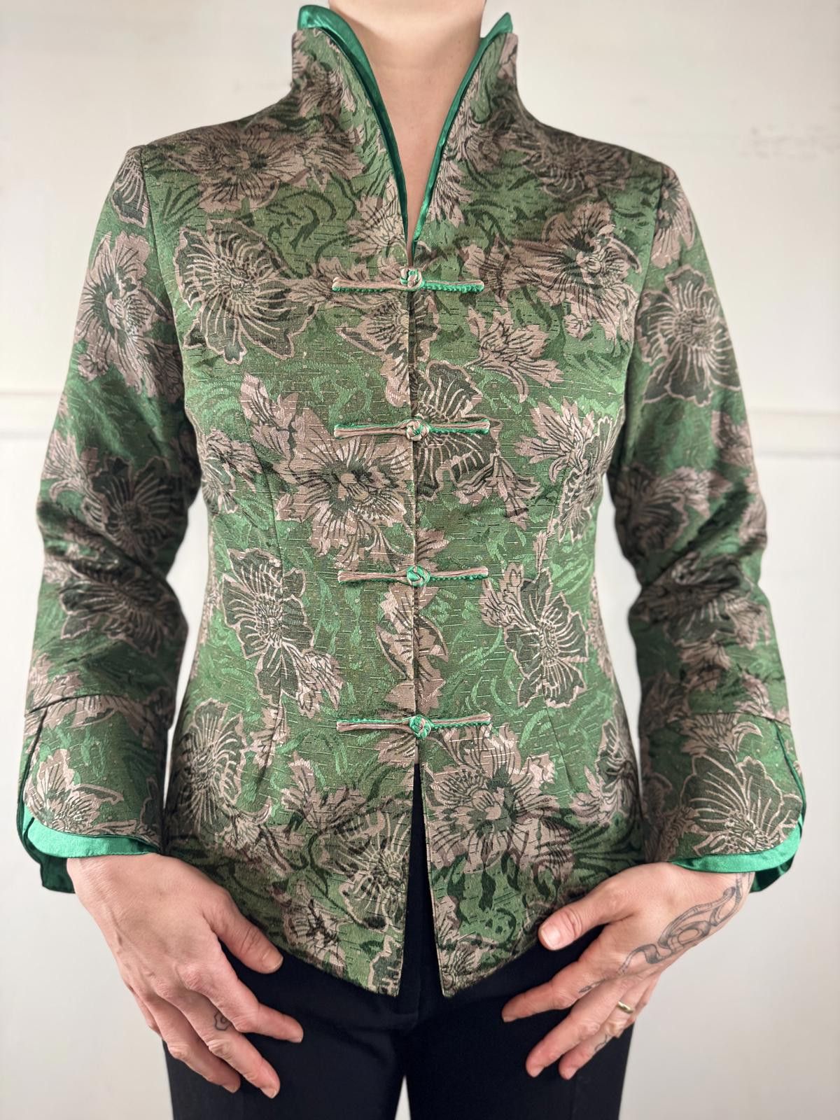 Designer Elegant Floral Jacquard Jacket Size ONE SIZE - 1 Thumbnail