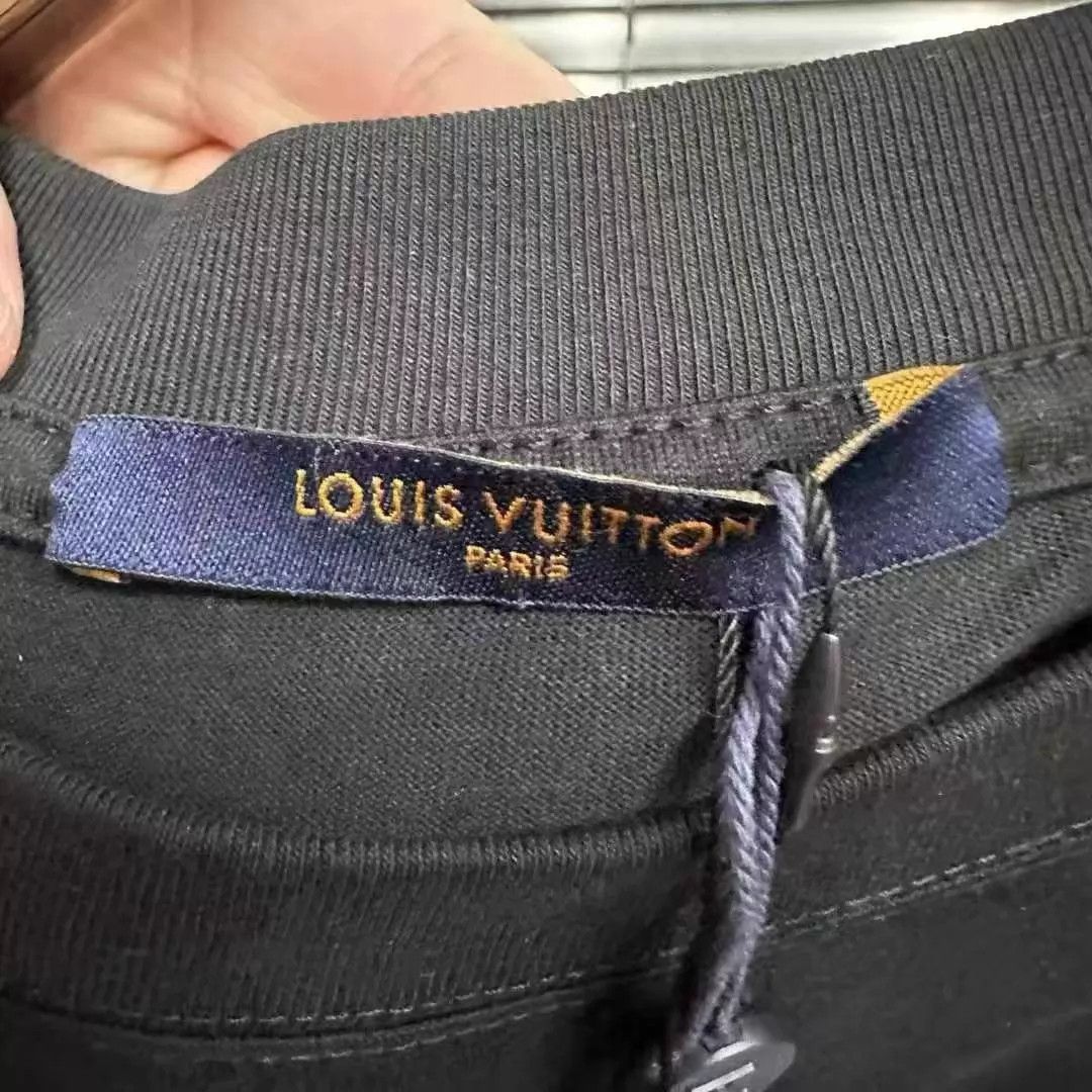 Louis Vuitton Louis Vuitton Smoke Short Sleeve Tee L BNWT Size US L / EU 52-54 / 3 - 2 Thumbnail