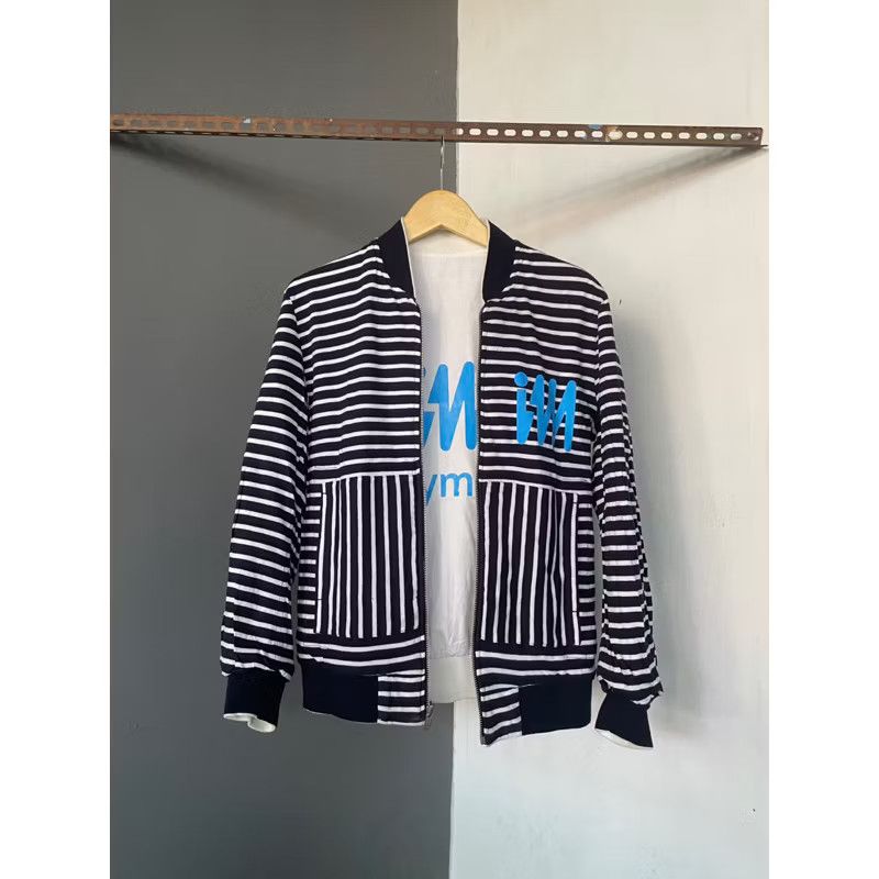 Issey Miyake Reversible Issey Miyake big font logi Size US M / EU 48-50 / 2 - 1 Thumbnail