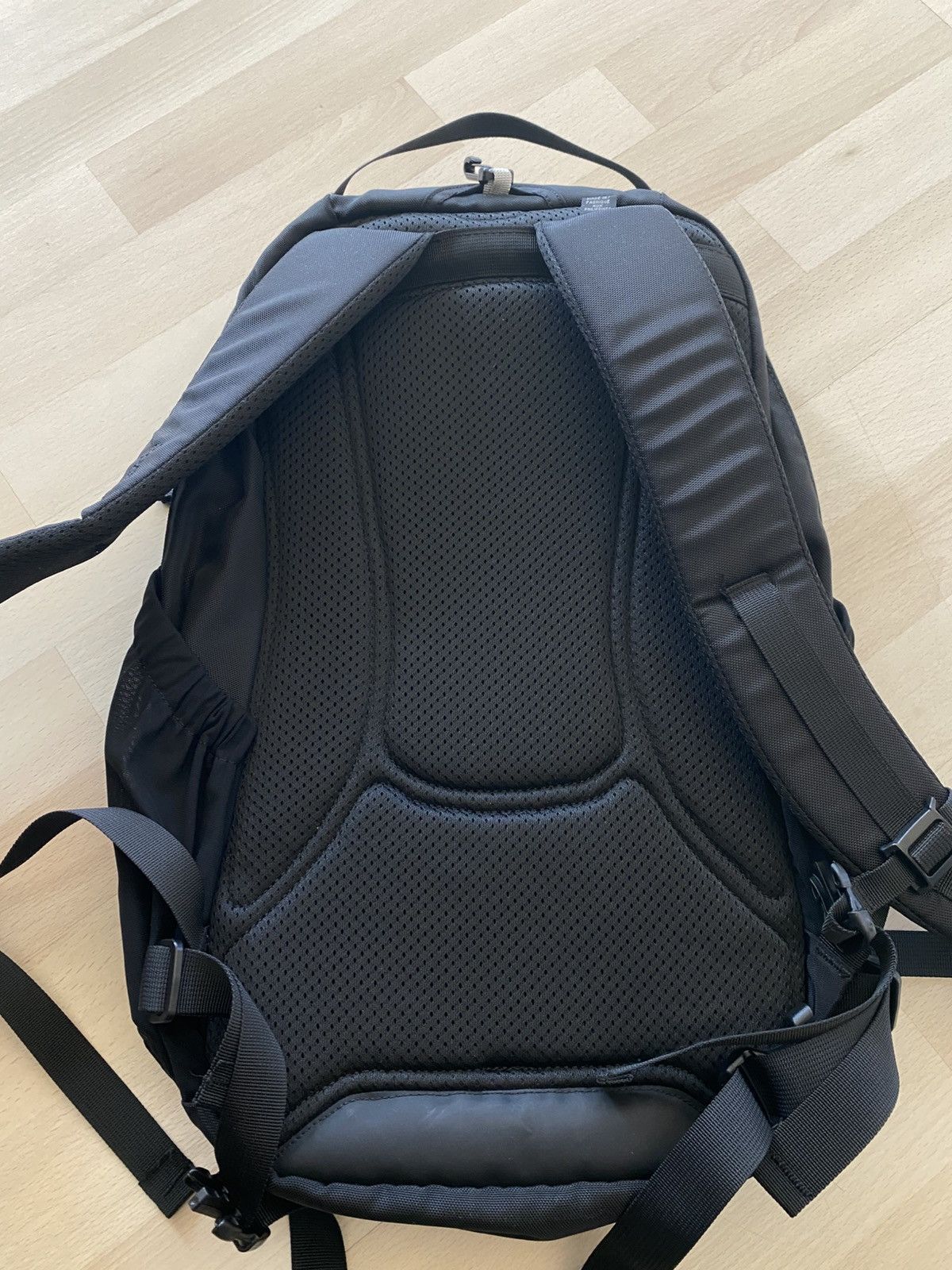 Arc'teryx Arc’teryx Waterproof Metal Back Backpack Size ONE SIZE - 8 Thumbnail